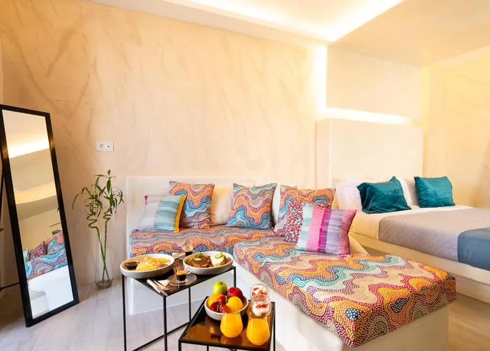 Breakfast, Bed in Saint Sin Suites - Adults Only