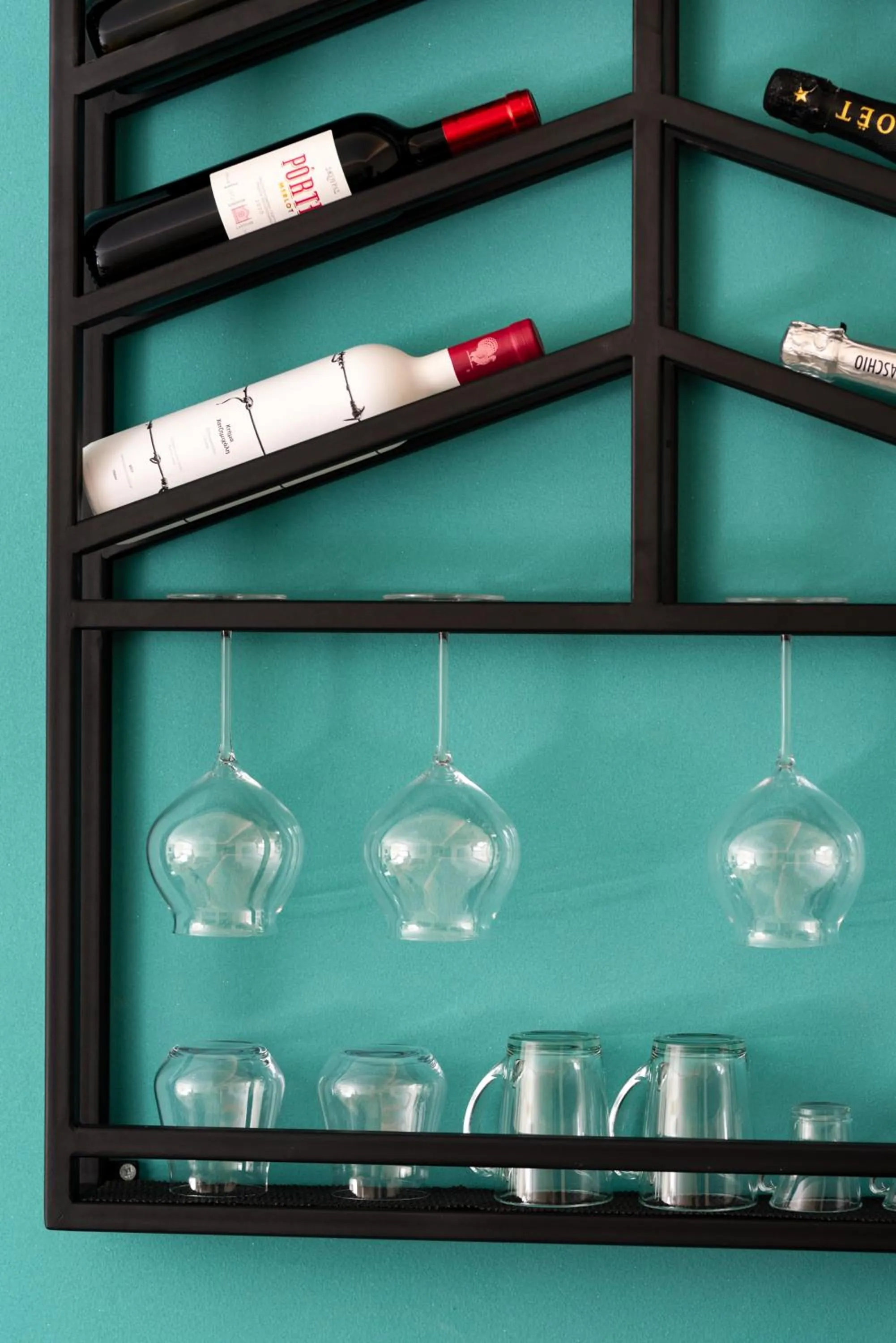 Alcoholic drinks in Saint Sin Suites - Adults Only