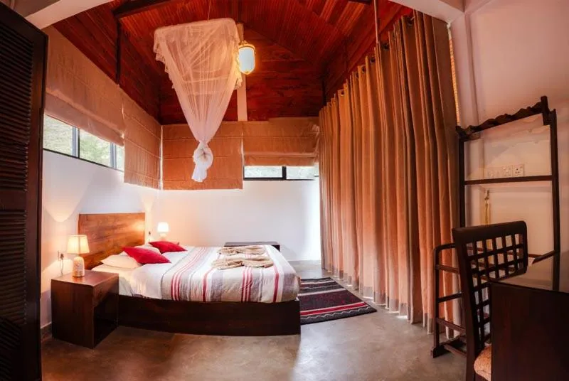 Bedroom, Bed in Hill Safari - Tea Estate Villa