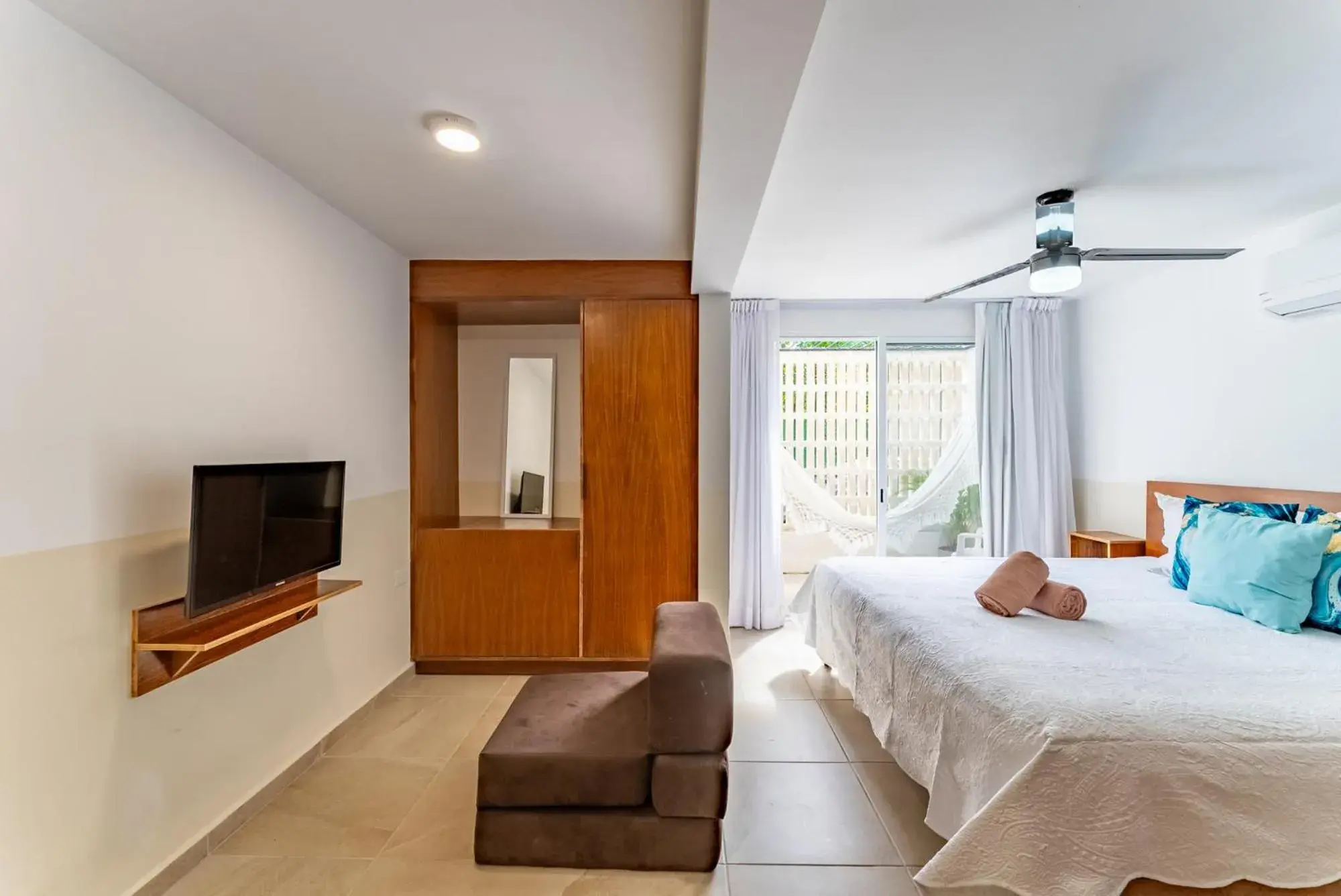 Studio with Balcony in Bed Away Studios Studio with Balcony in Bed Away Studios