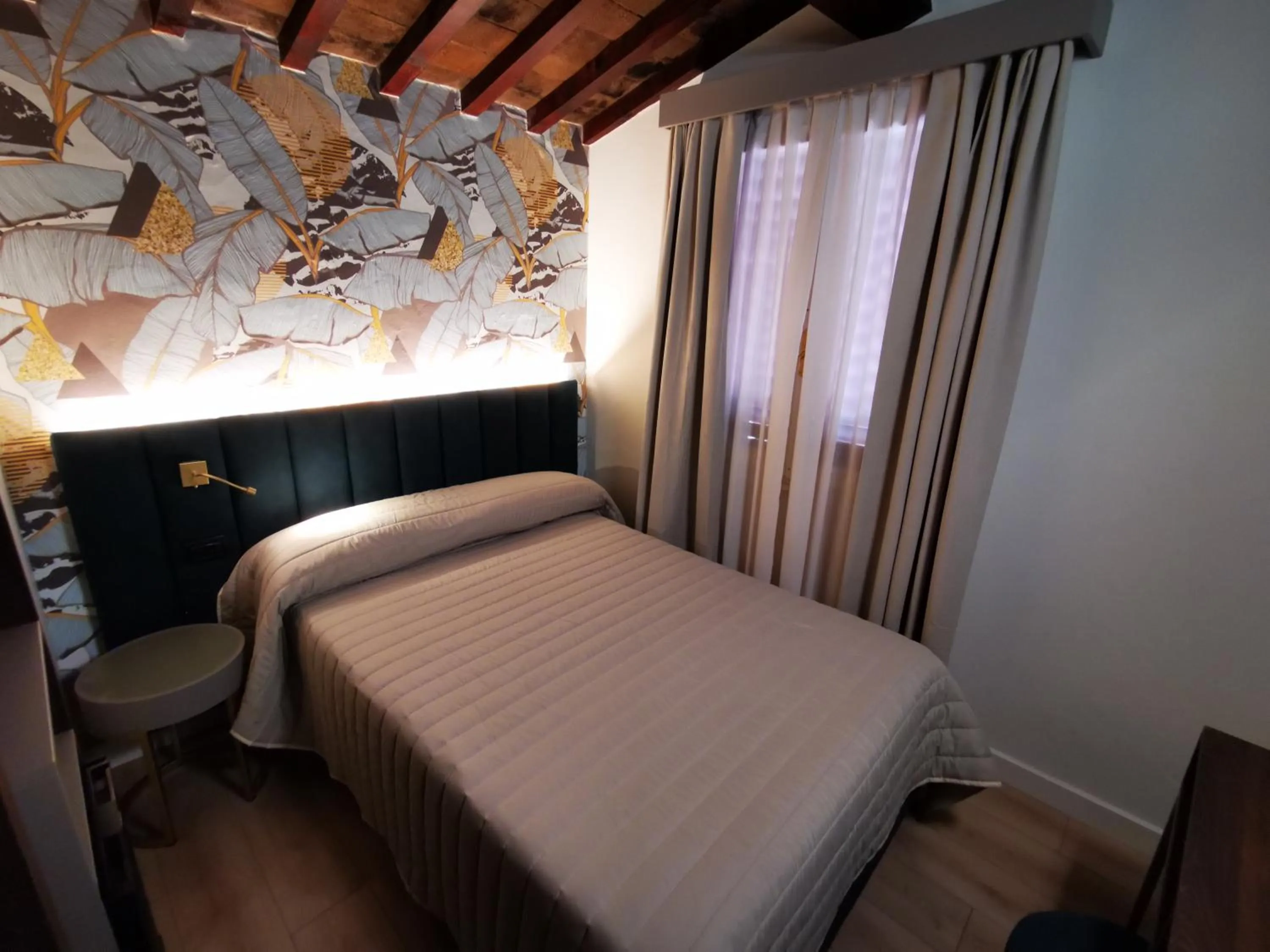 Bedroom, Bed in Hotel Balcony