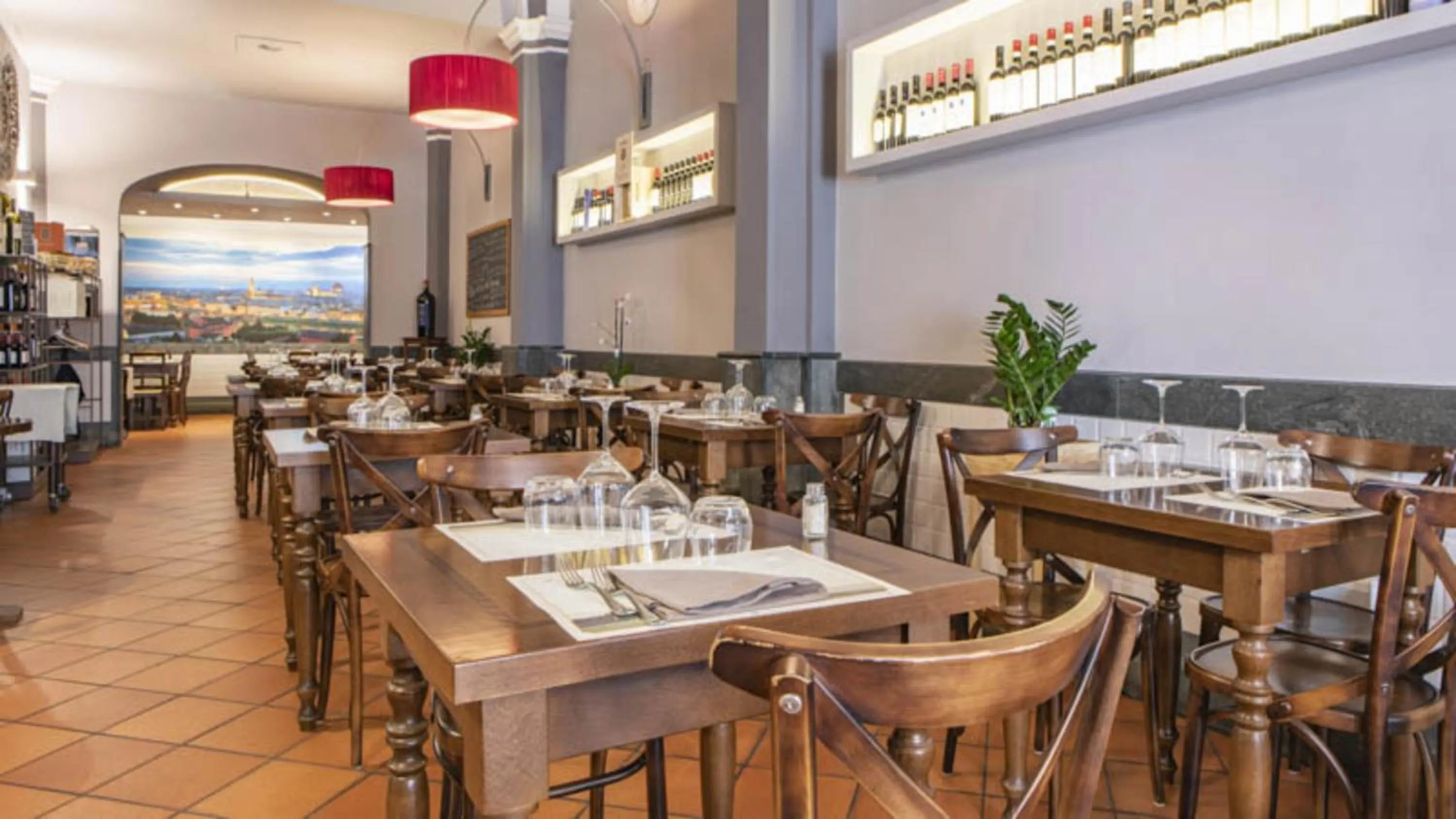 Restaurant/places to eat in Hotel Balcony