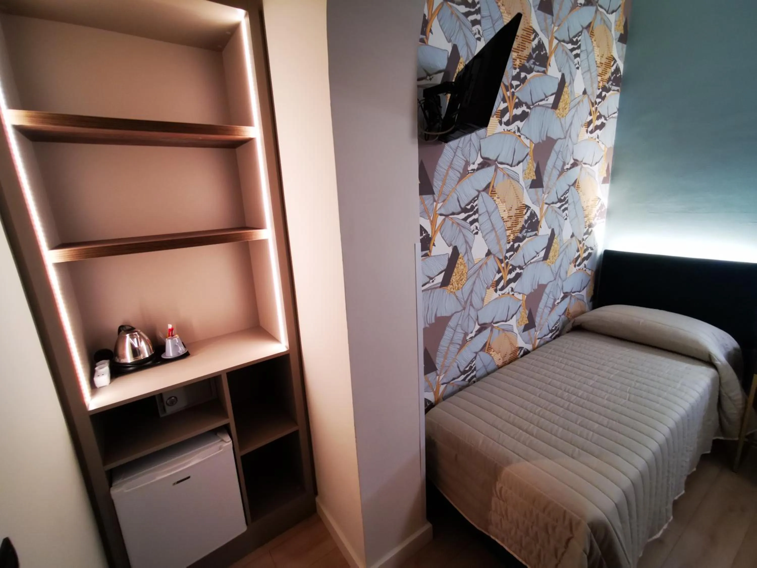 Bedroom, Bed in Hotel Balcony