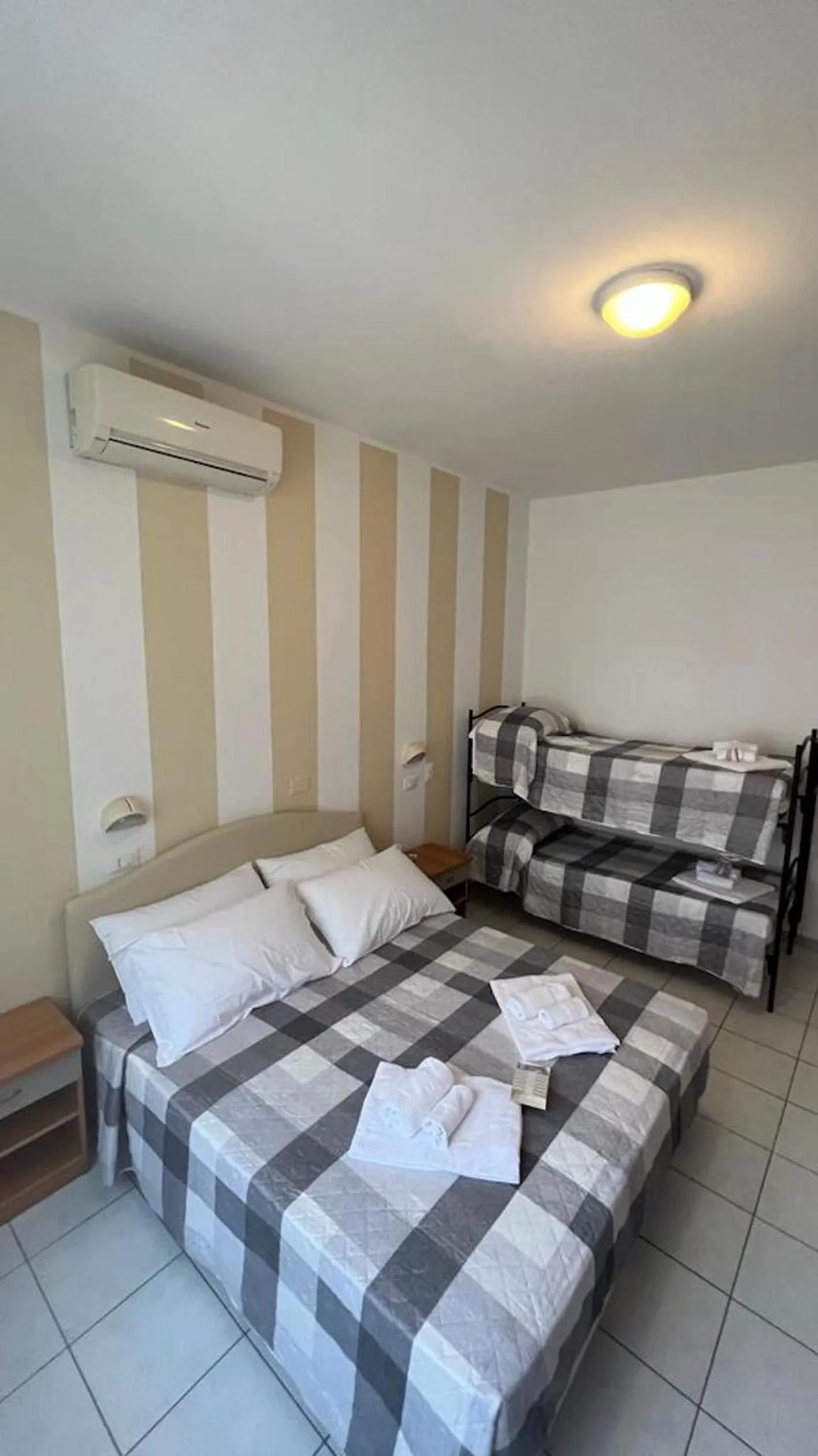 View (from property/room), Bed in Hotel Corno d'Oro