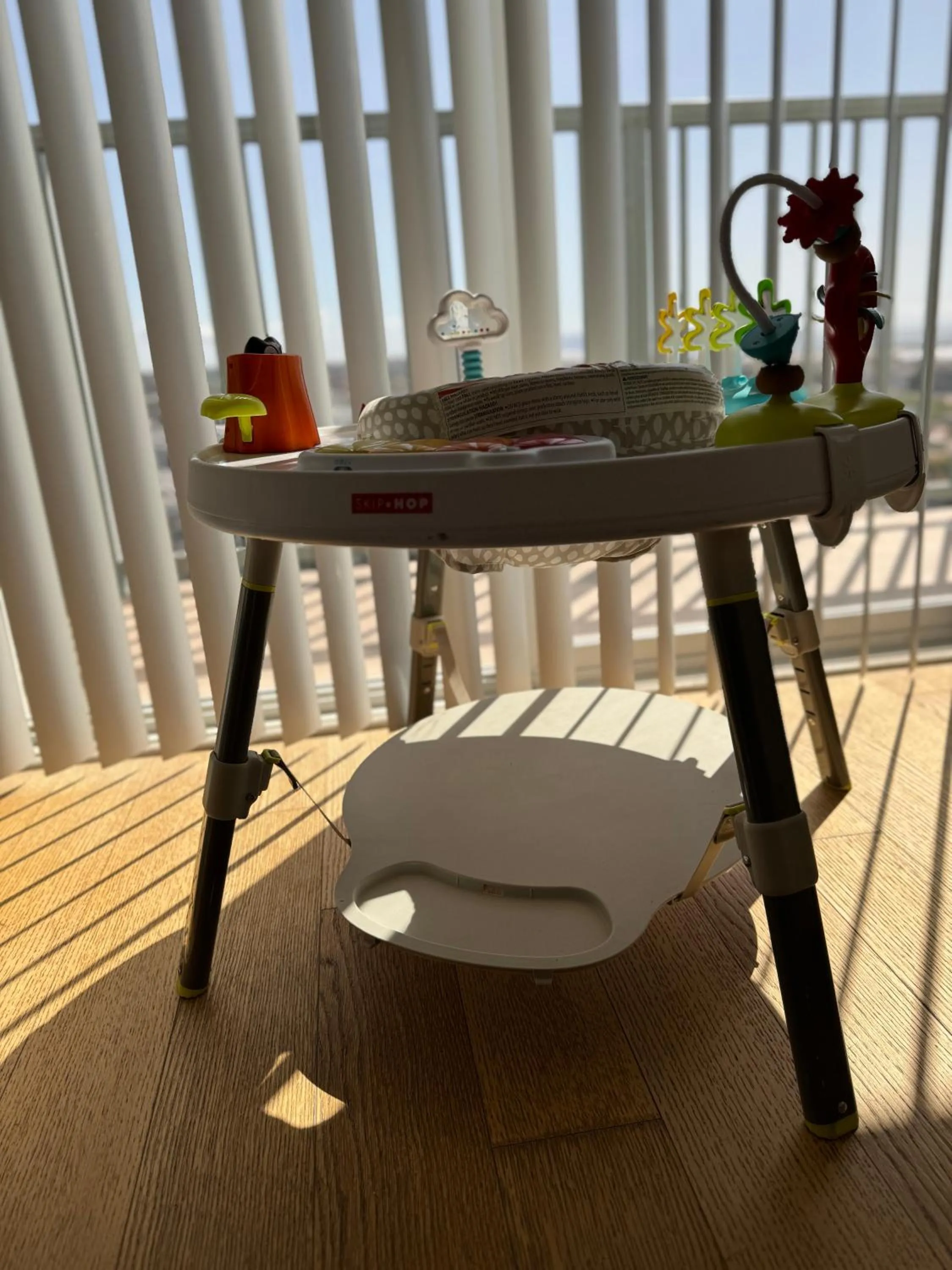 young children in The tulip Marina Highrise with ocean view