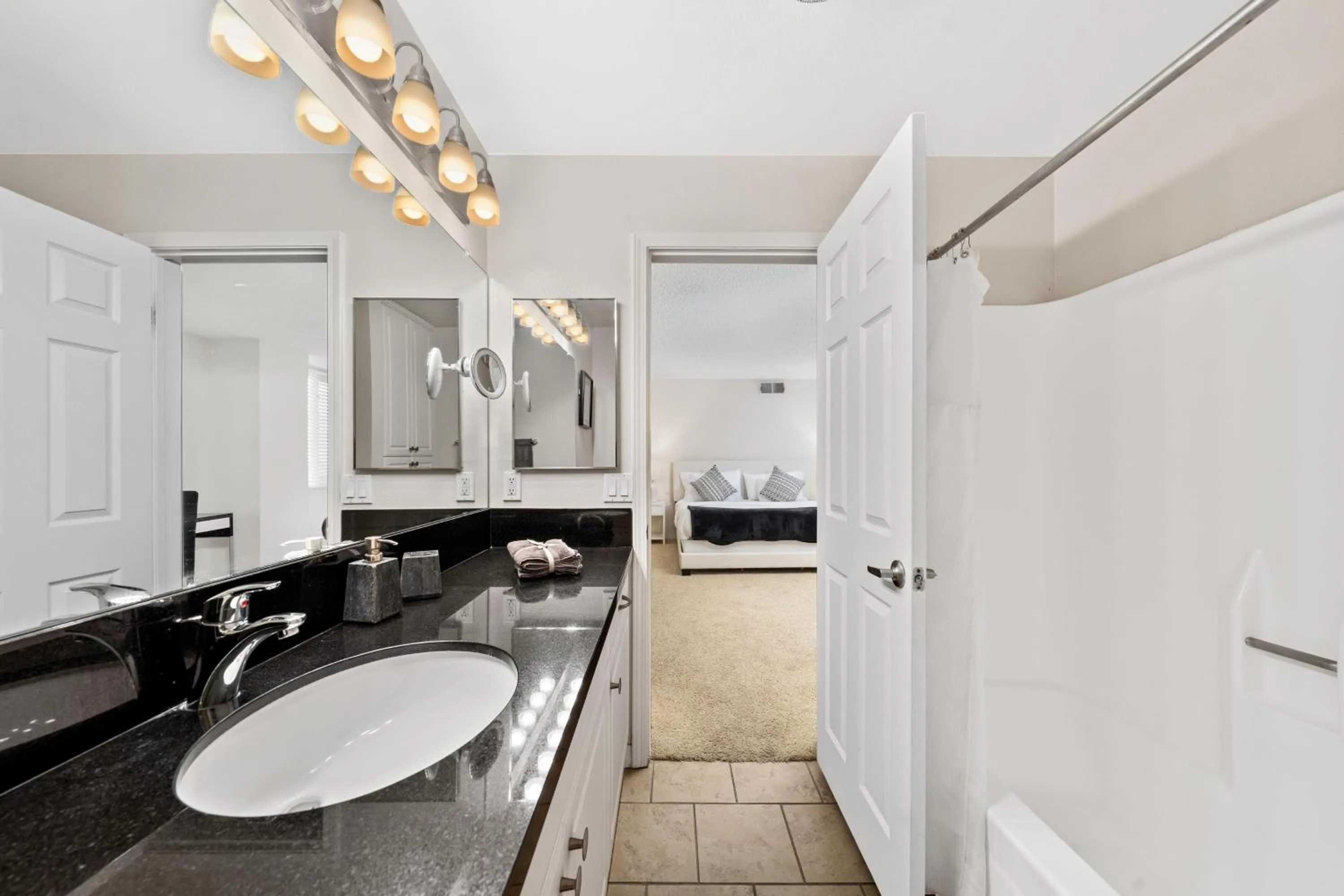 Bathroom in The tulip Marina Highrise with ocean view