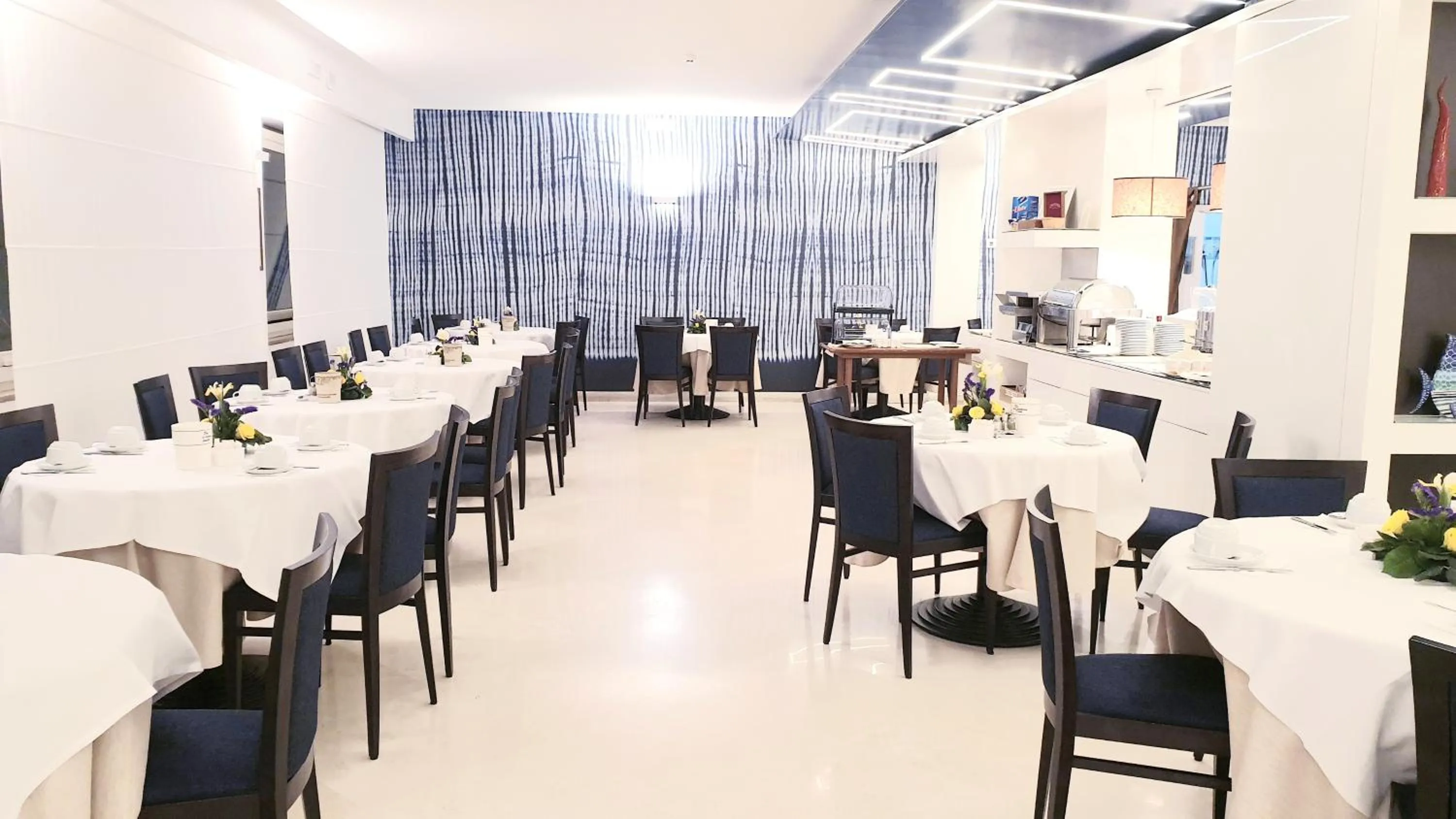 Restaurant/places to eat in Hotel La Meridiana