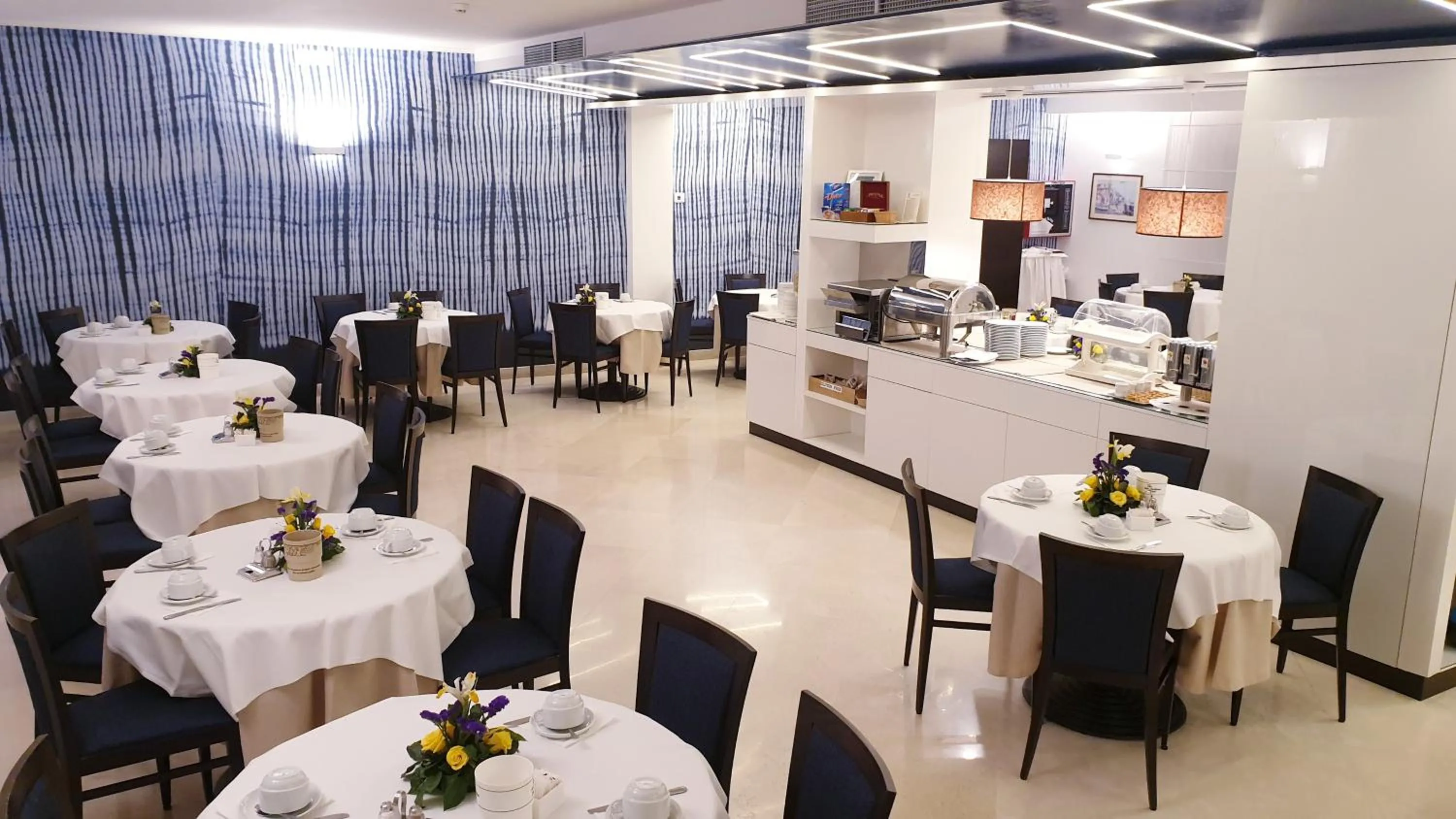 Restaurant/places to eat in Hotel La Meridiana
