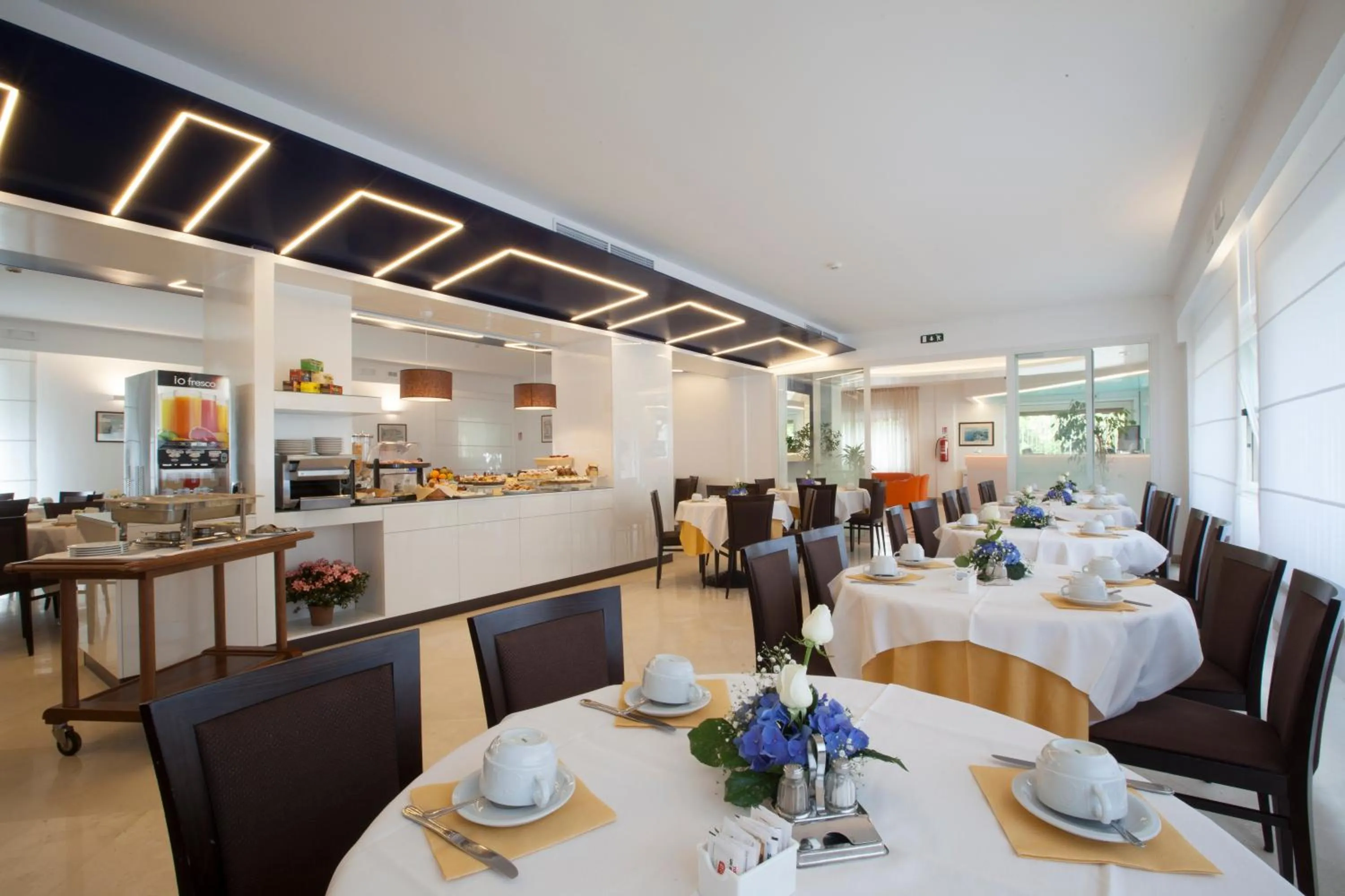 Restaurant/places to eat in Hotel La Meridiana