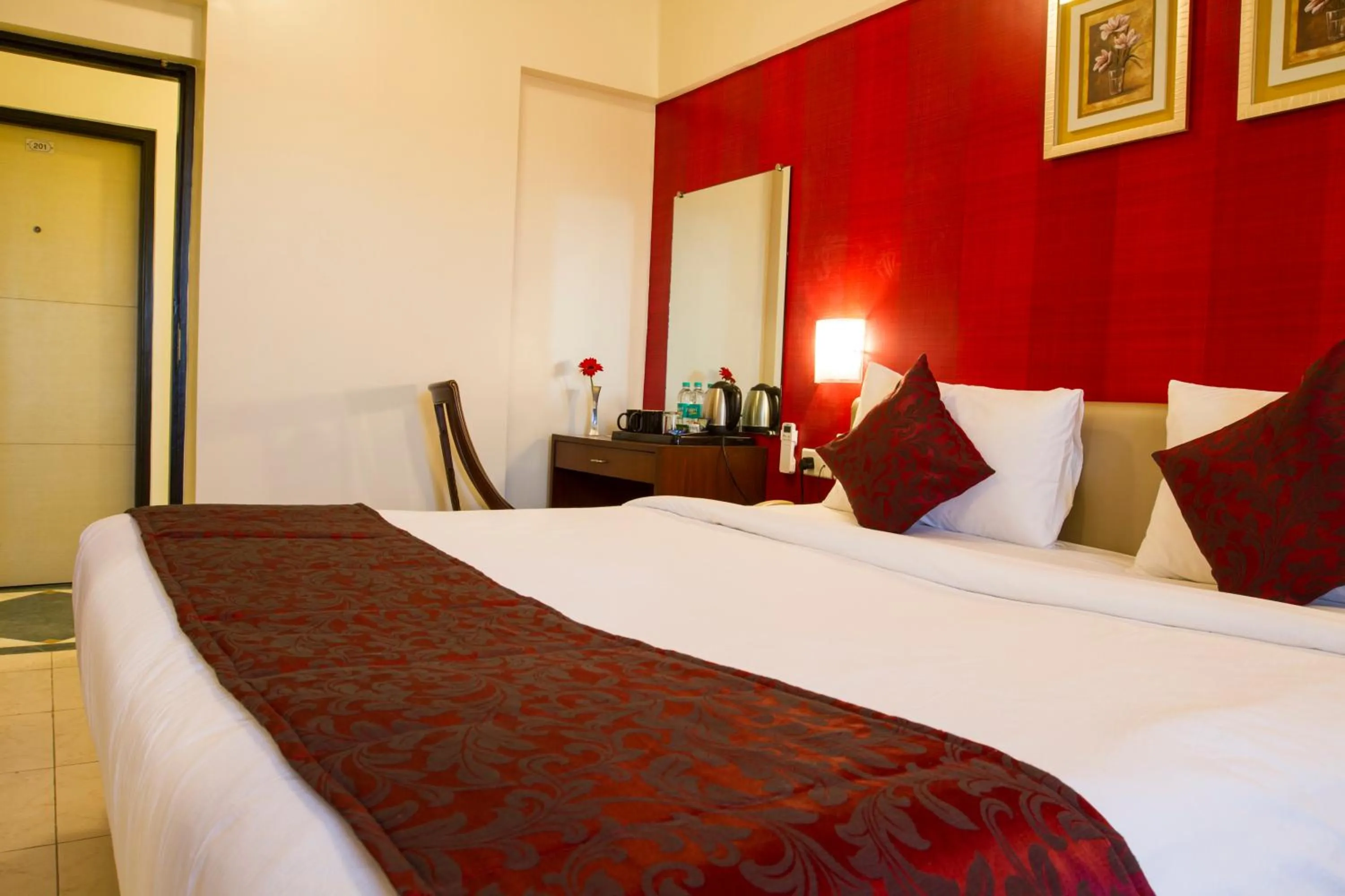 Bed in 7 Apple Hotel Pimpri Pune