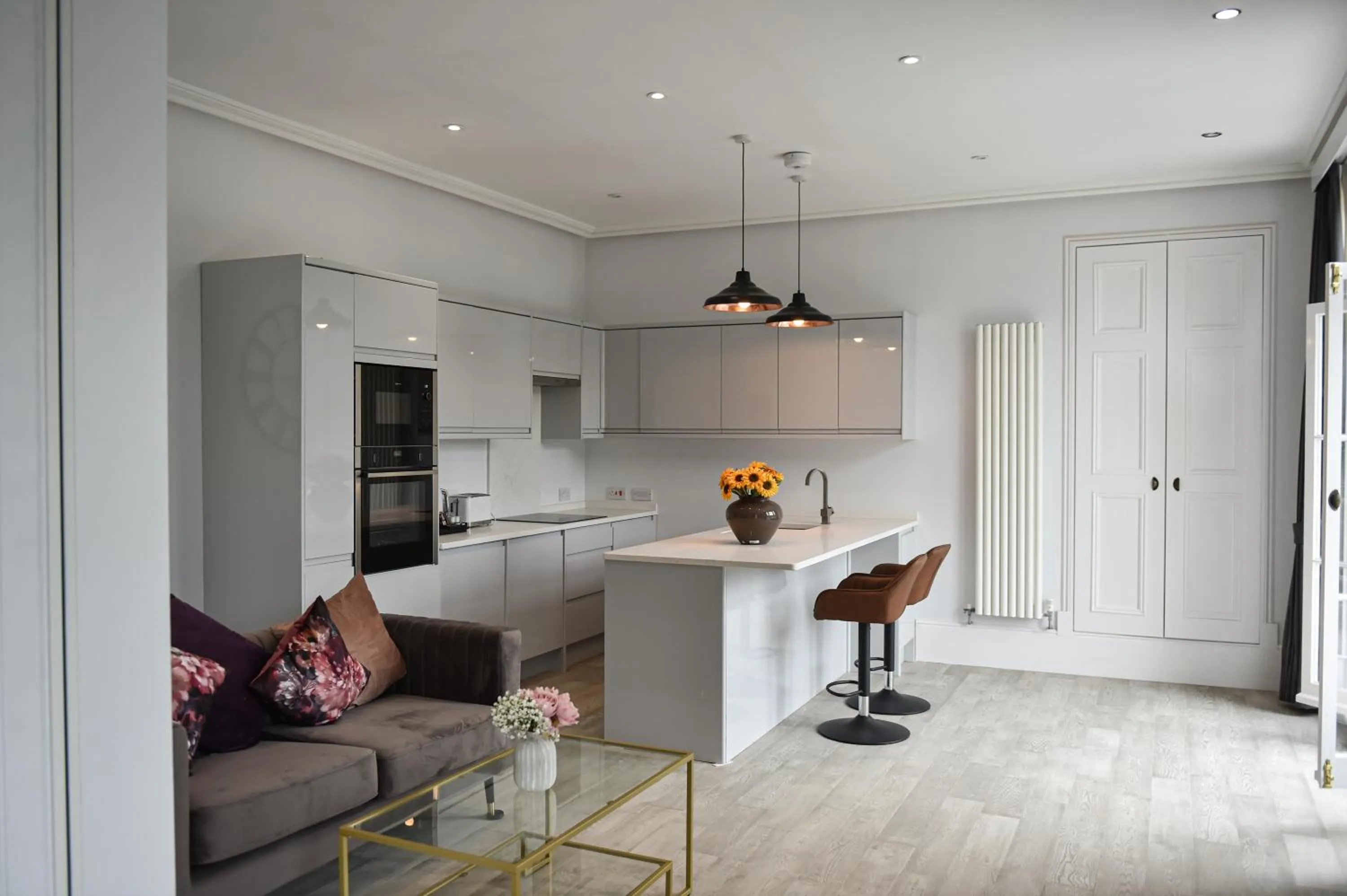 Kitchen or kitchenette in Victoria Colonnade Aparthotel