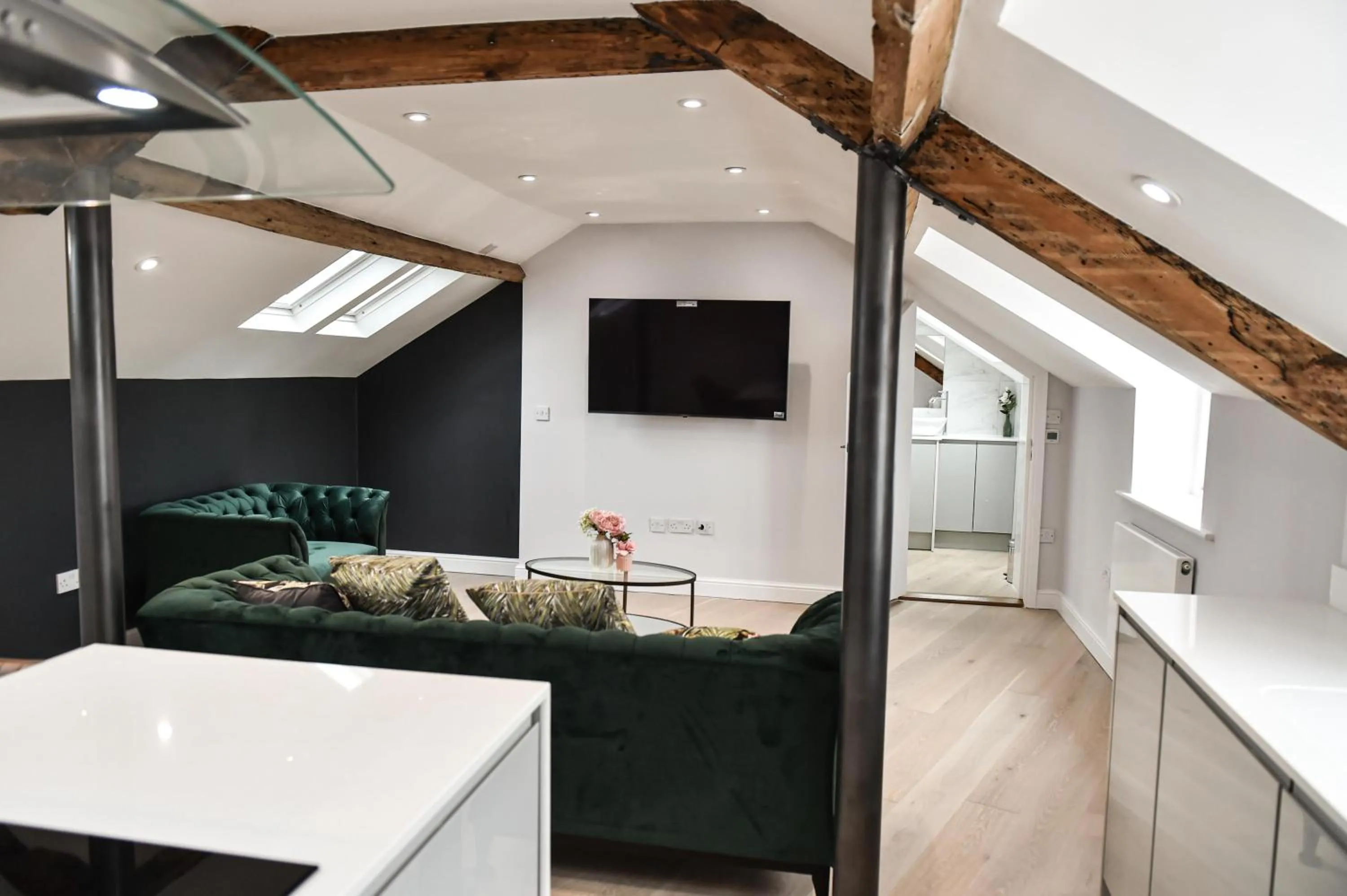 Communal lounge/ TV room in Victoria Colonnade Aparthotel