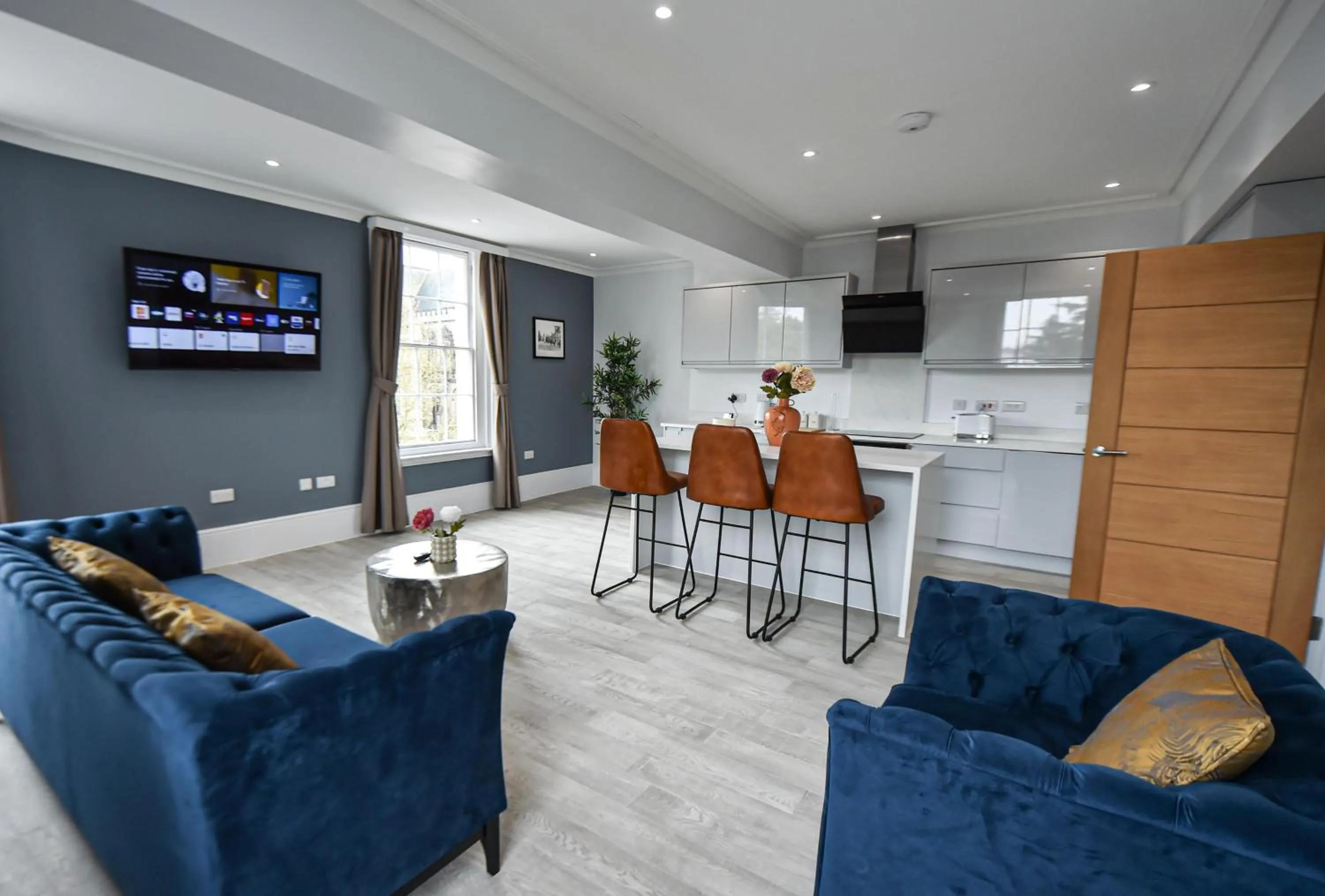 Lounge or bar in Victoria Colonnade Aparthotel