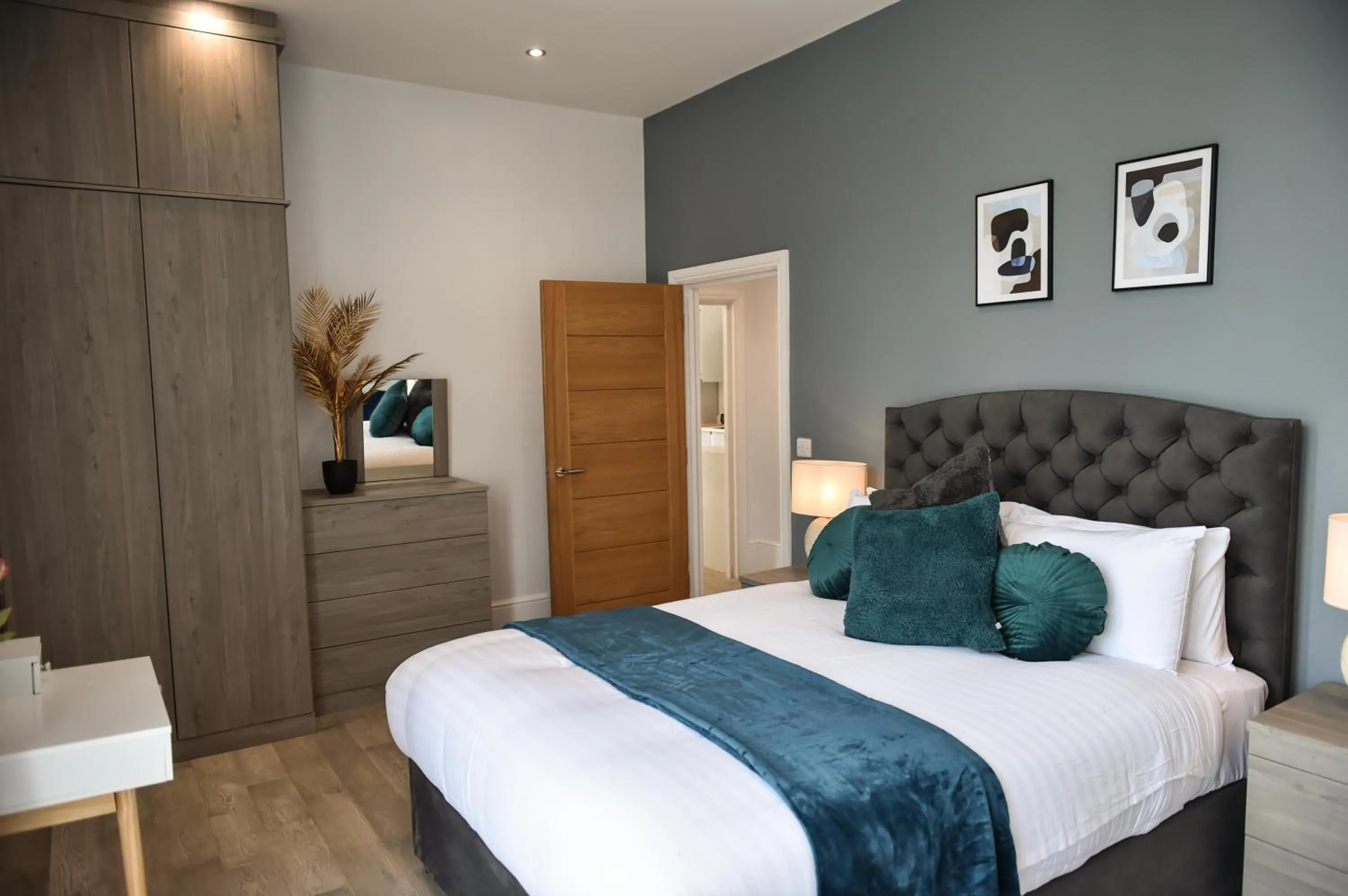 Photo of the whole room, Bed in Victoria Colonnade Aparthotel