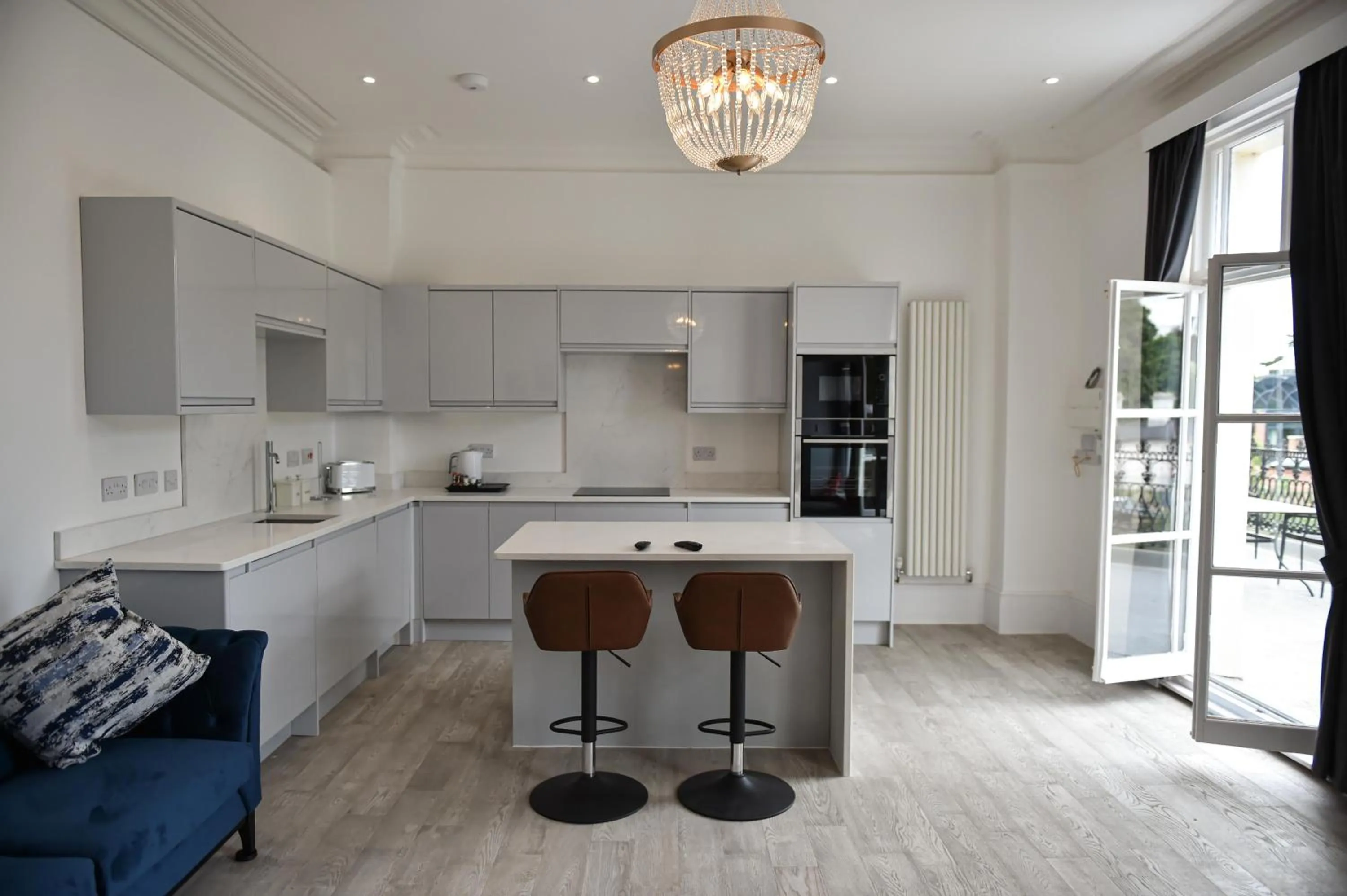 Kitchen or kitchenette in Victoria Colonnade Aparthotel