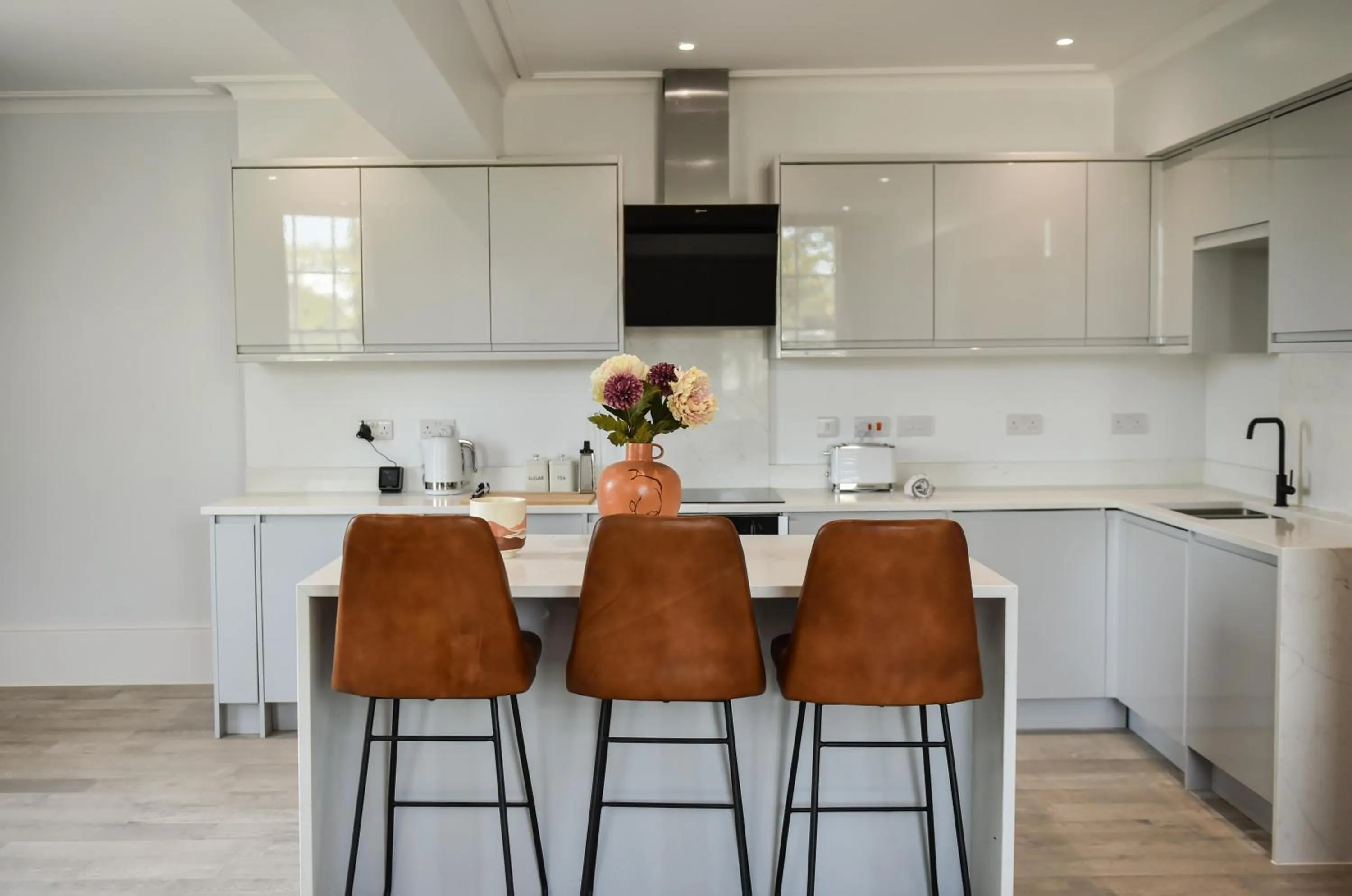 Kitchen or kitchenette in Victoria Colonnade Aparthotel