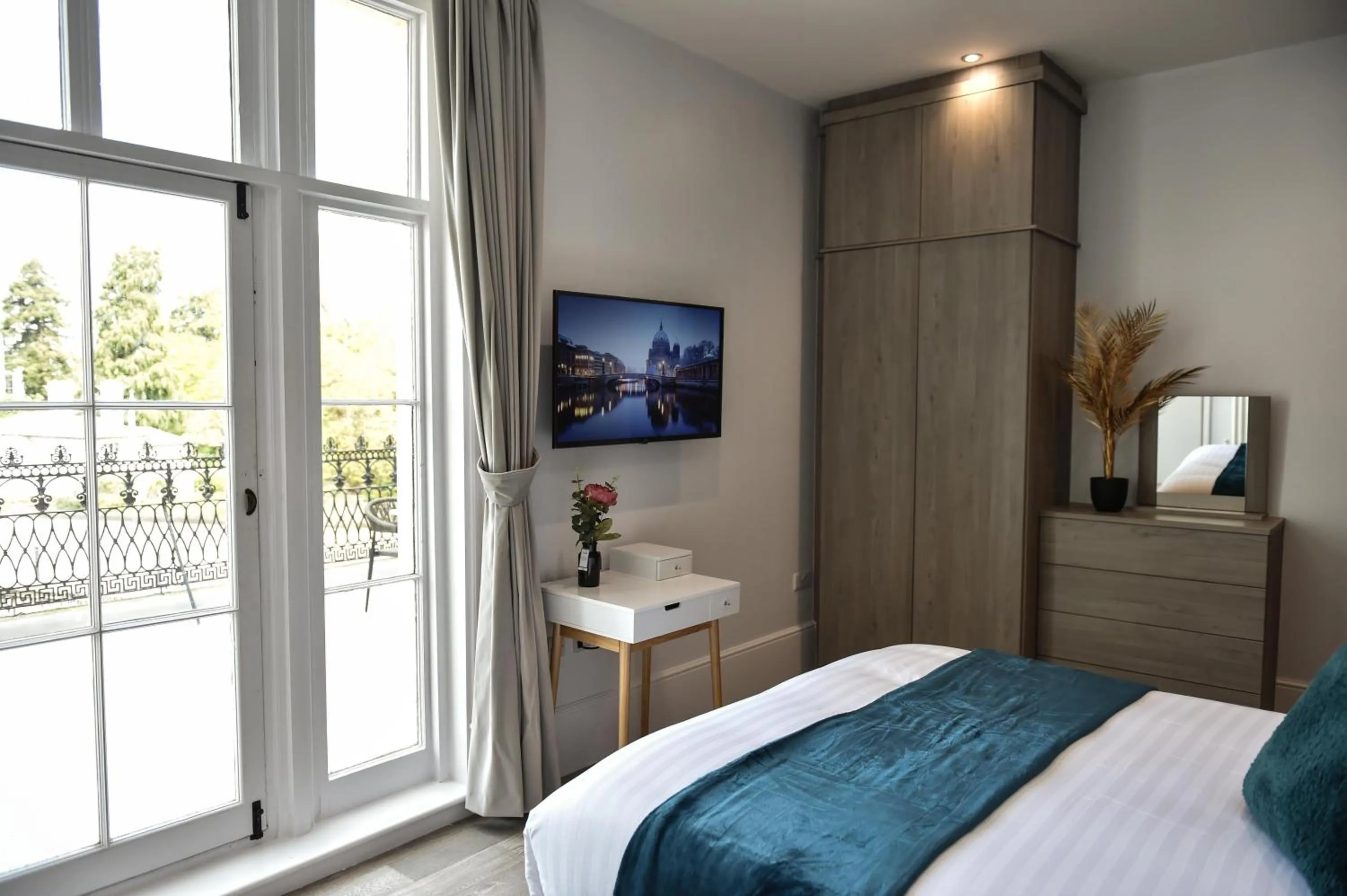 Bedroom, Bed in Victoria Colonnade Aparthotel