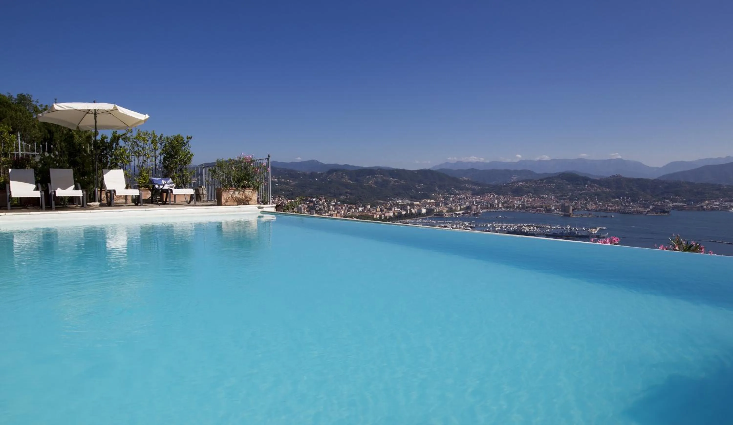 Garden in Le Ville Relais