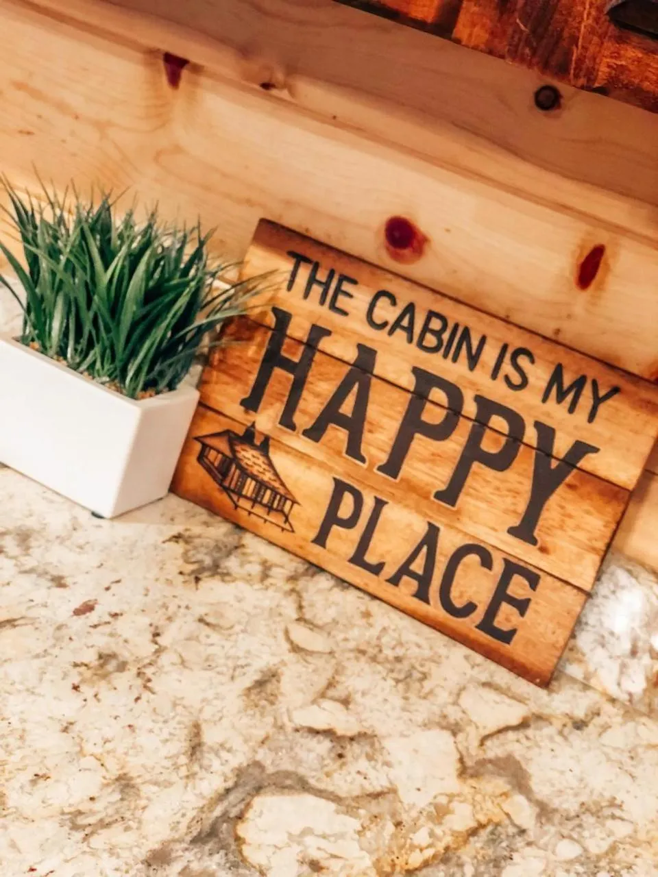 Stone Mountain Lodge 5000sqft 6 Bed Game Room Pool Table Hot Tub