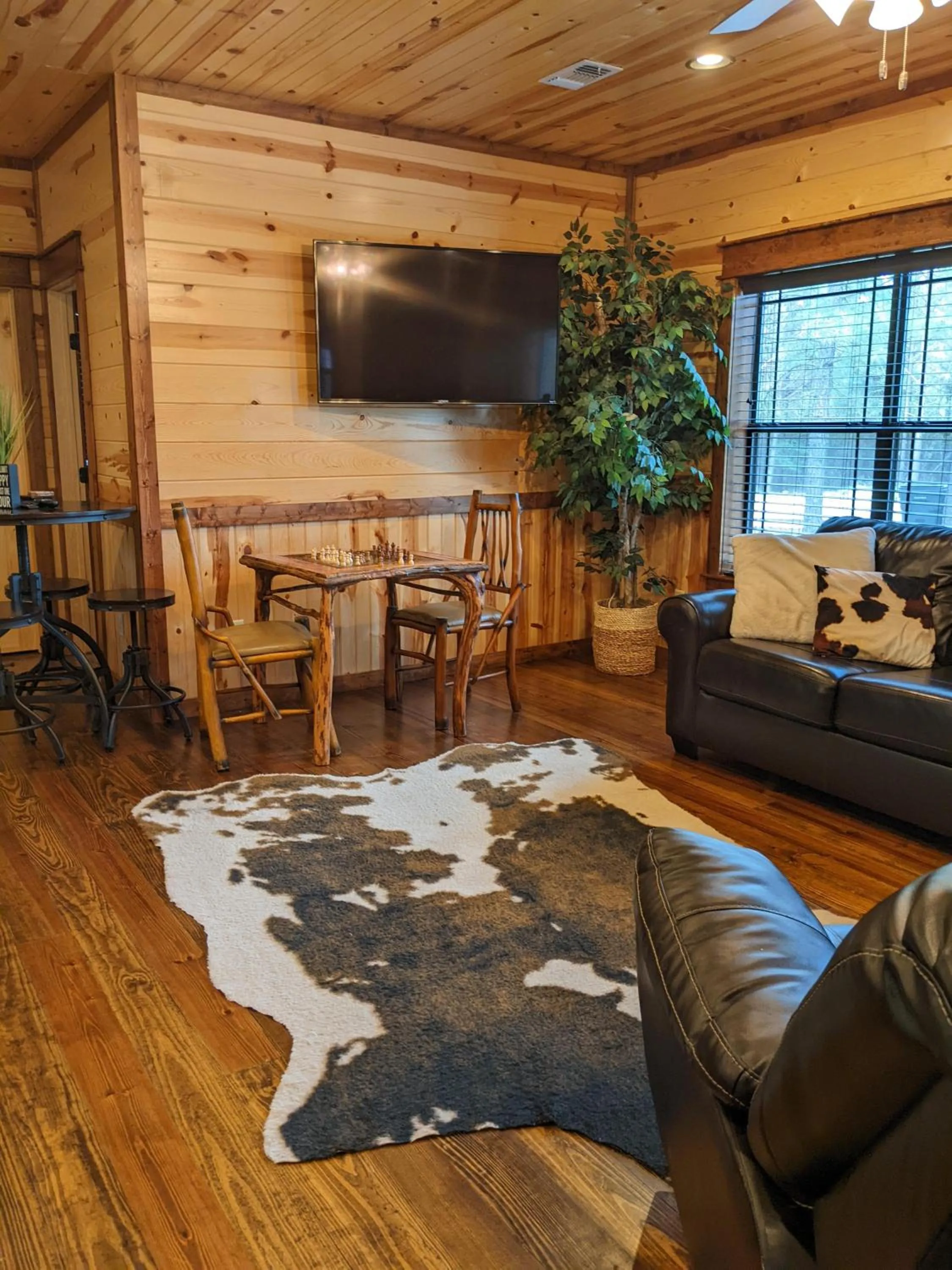 Game Room in Stone Mountain Lodge 5000sqft 6 Bed Game Room Pool Table Hot Tub