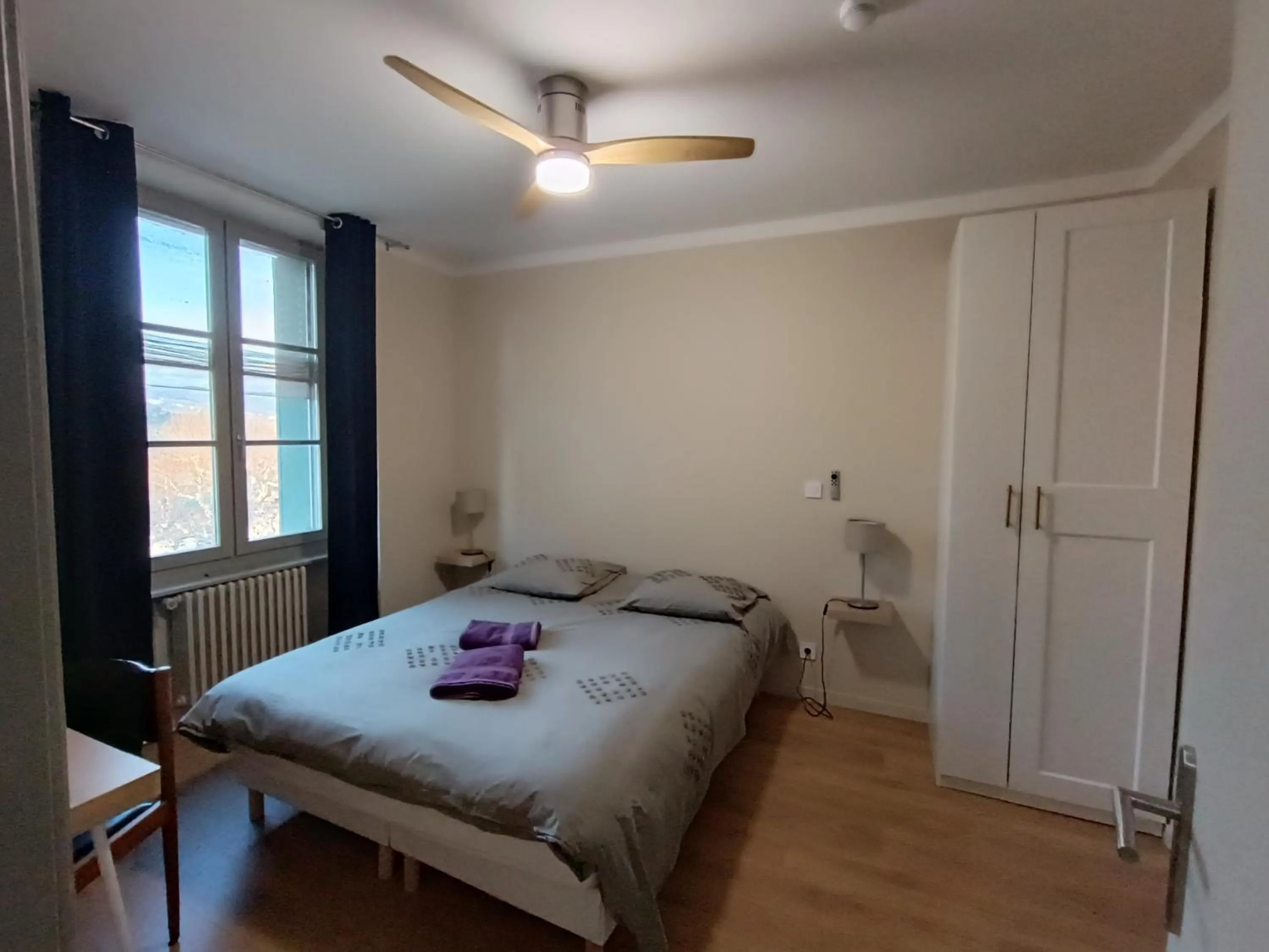 Bedroom, Bed in Gîte d'étape et de groupe du Clos Saint Roch