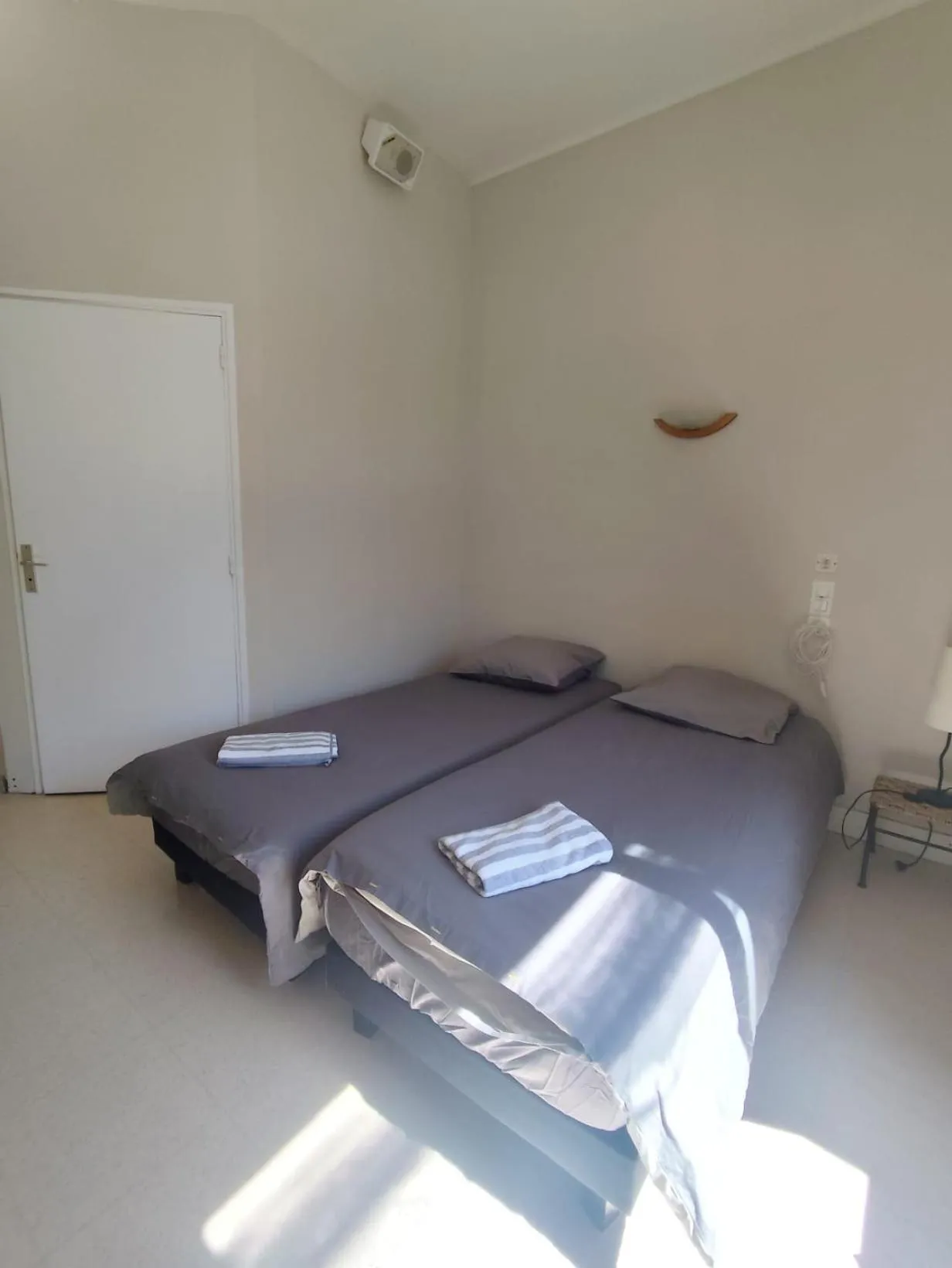 Bed in Gîte d'étape et de groupe du Clos Saint Roch