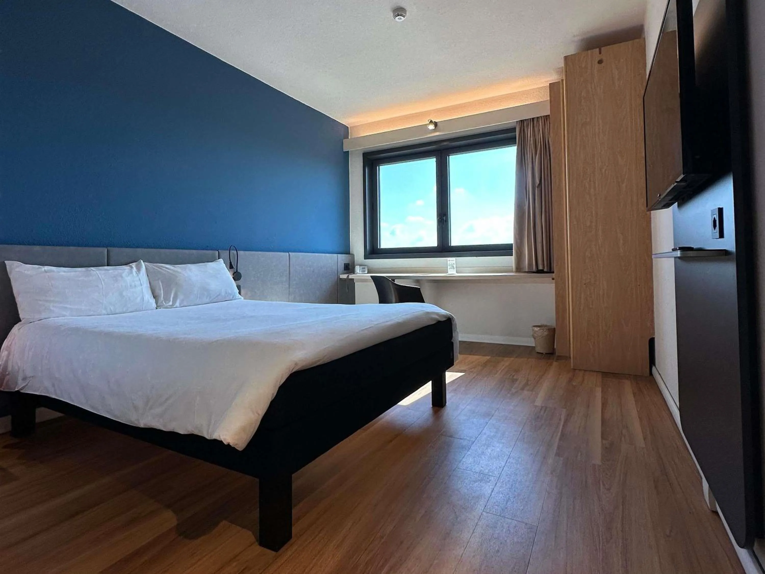 Bedroom, Bed in Ibis Roma Fiera