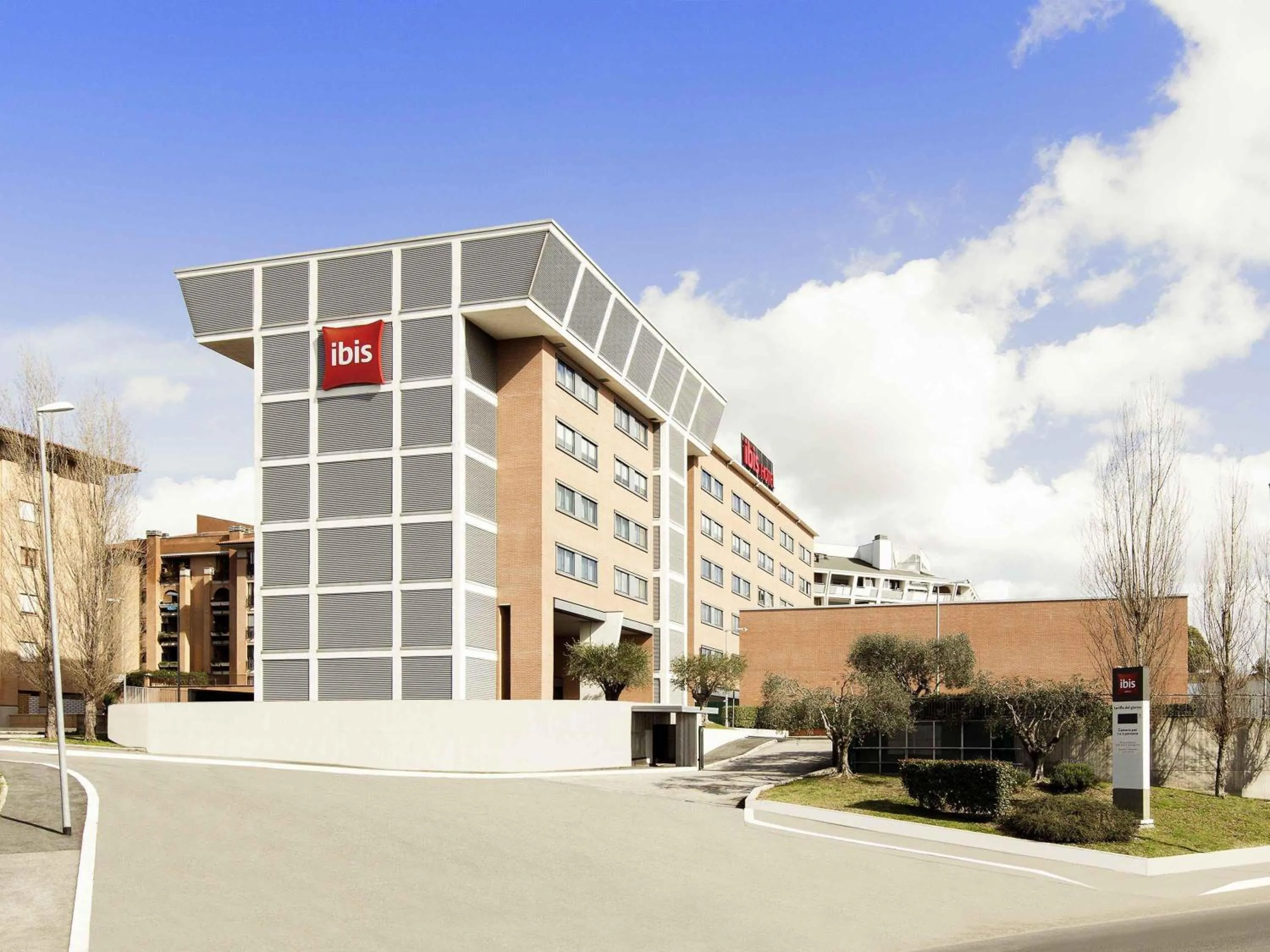 Property building in Ibis Roma Fiera