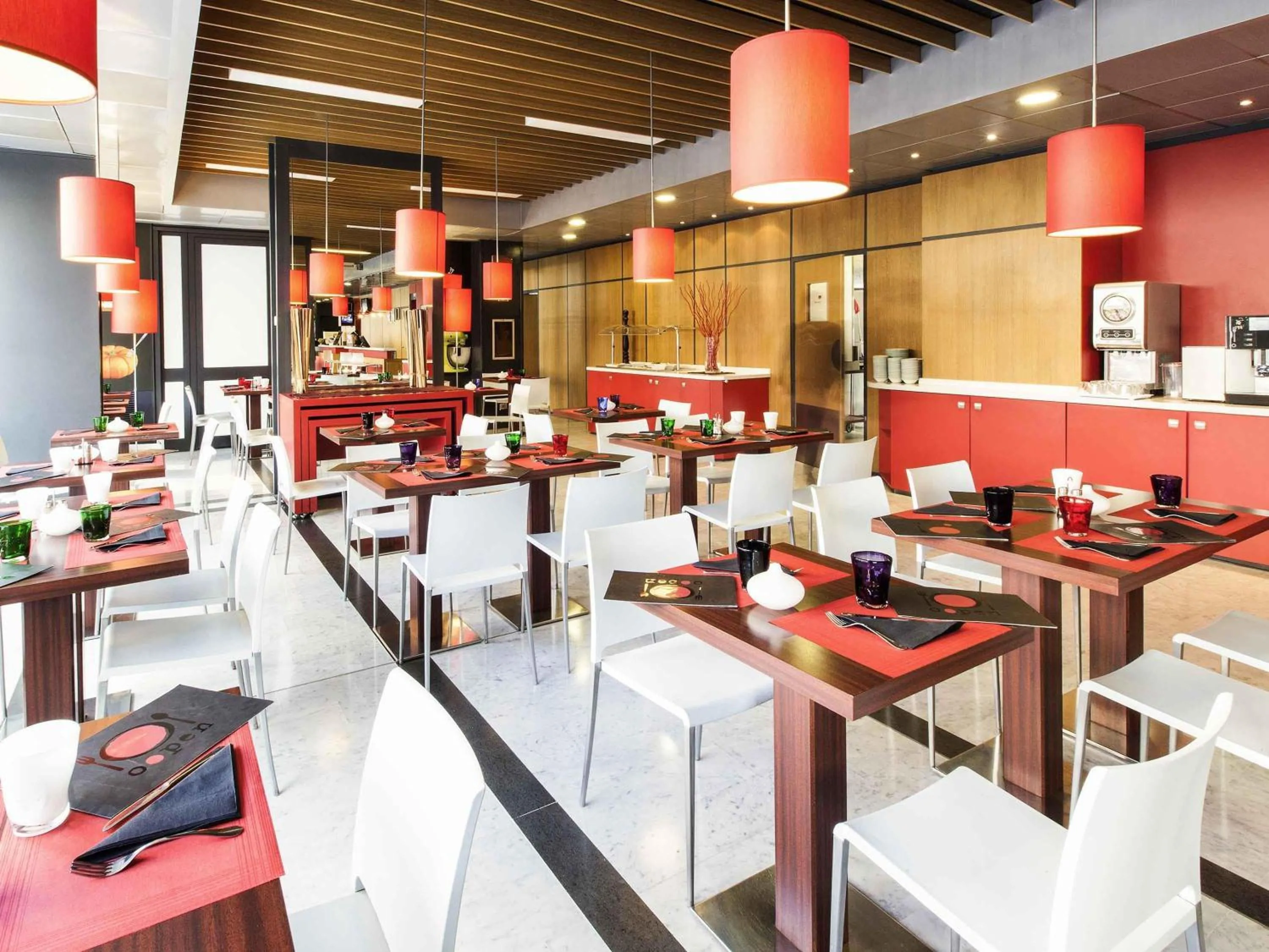 Restaurant/places to eat in Ibis Roma Fiera