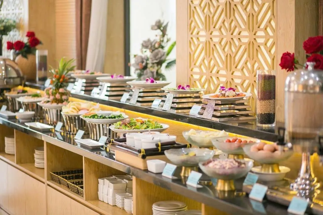 Restaurant/places to eat in Lavencos Hotel Da Nang