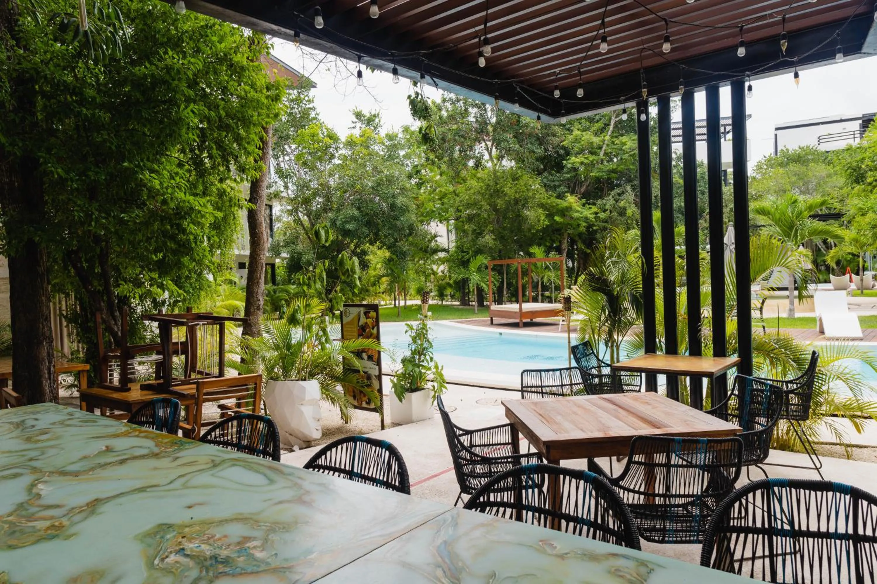 Patio in Central Park ModernStudio, Gym, Spa, Wi-Fi, cowork