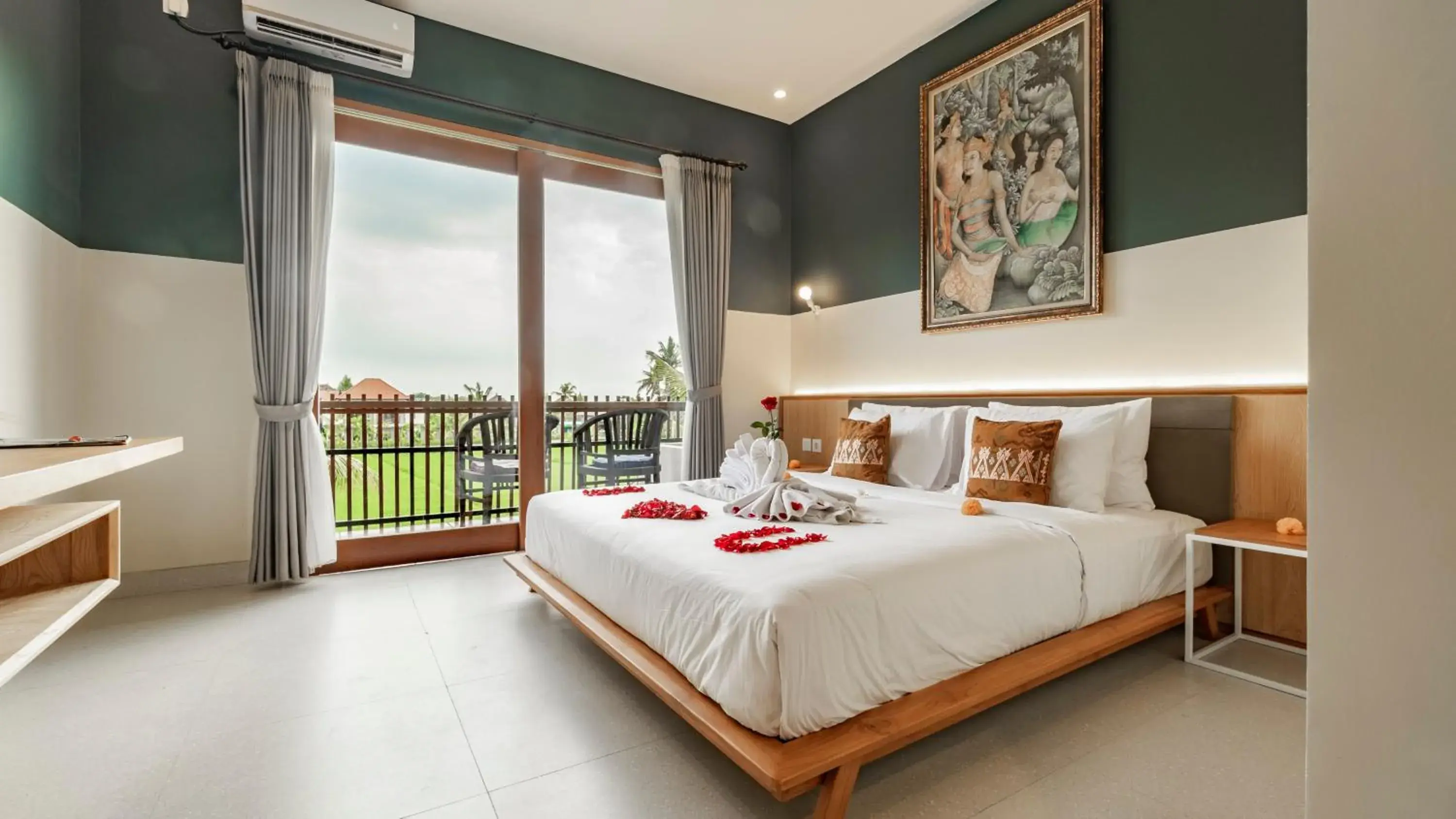 Double or Twin Room with Rice Field View in Juli House by Mahaputra Double or Twin Room with Rice Field View in Juli House by Mahaputra