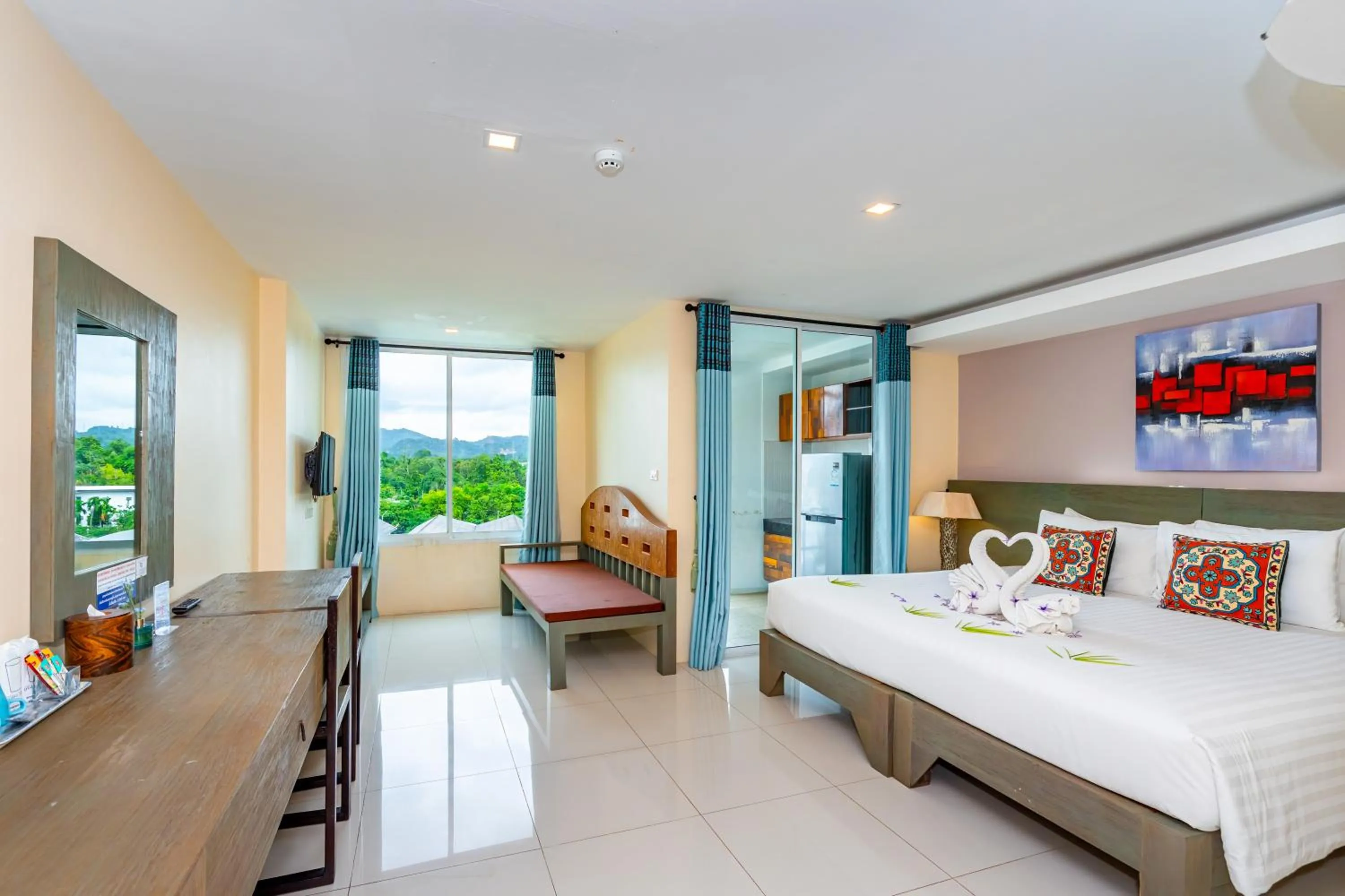 Photo of the whole room, Bed in The Cheetar Hotel