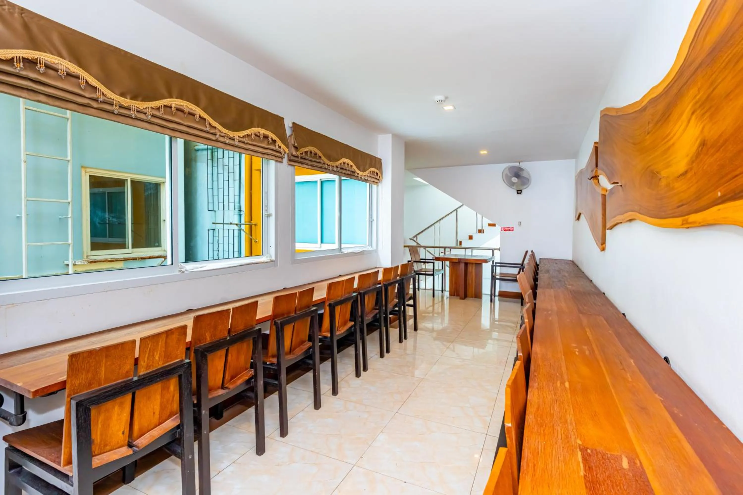 Restaurant/places to eat in The Cheetar Hotel