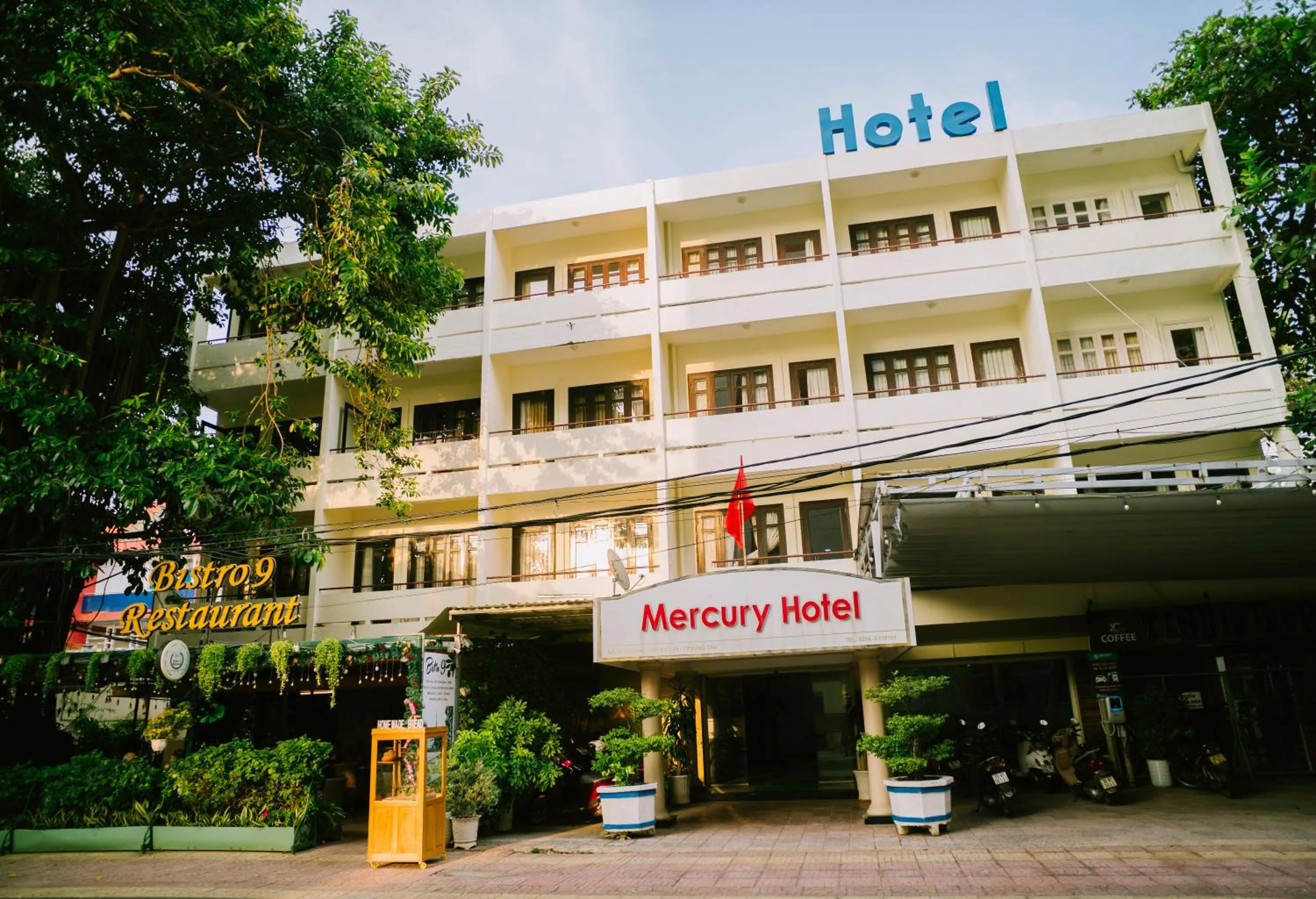 Property building in Mercury Hotel & Apartment