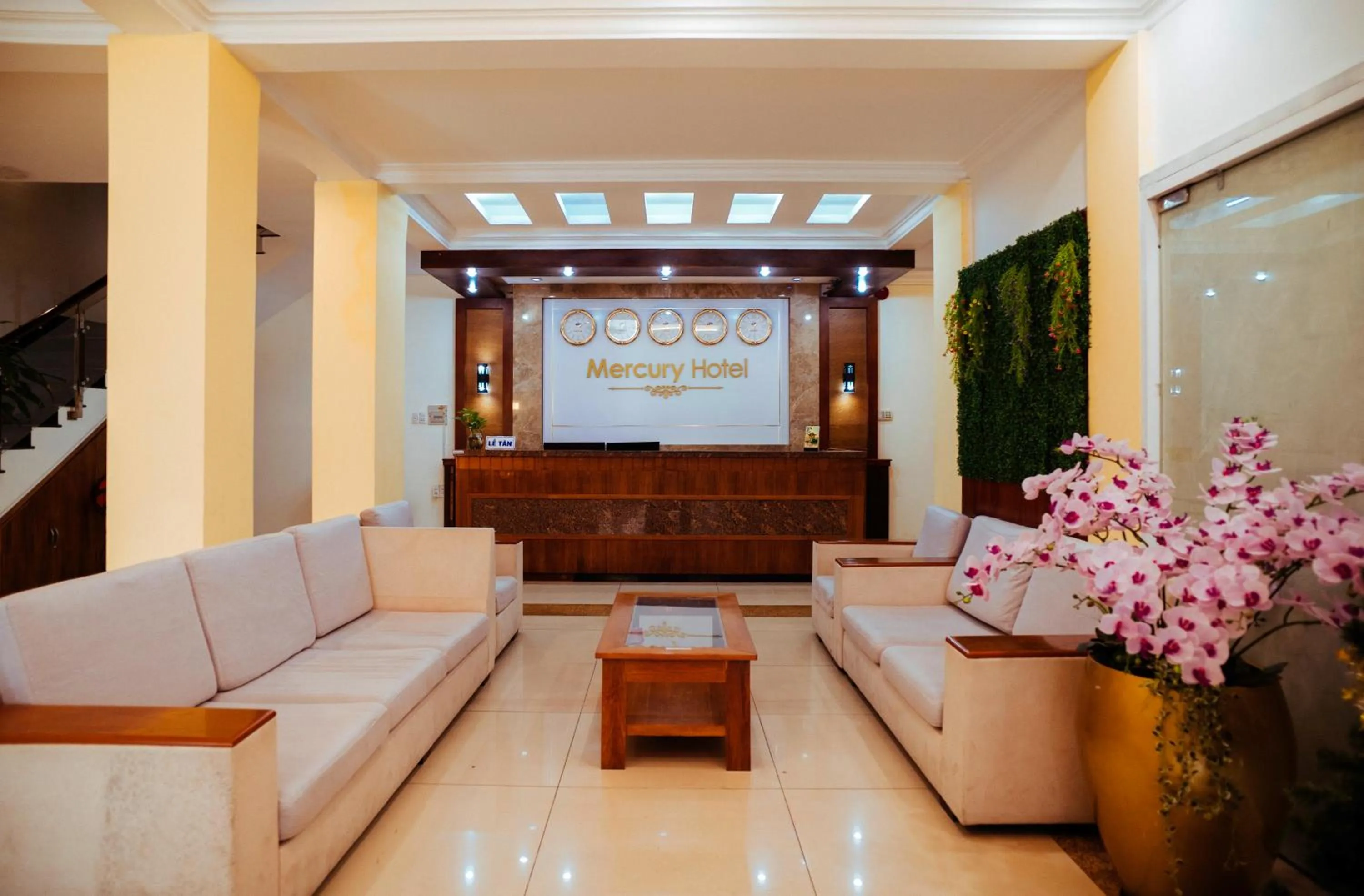 Seating area in Mercury Hotel & Apartment