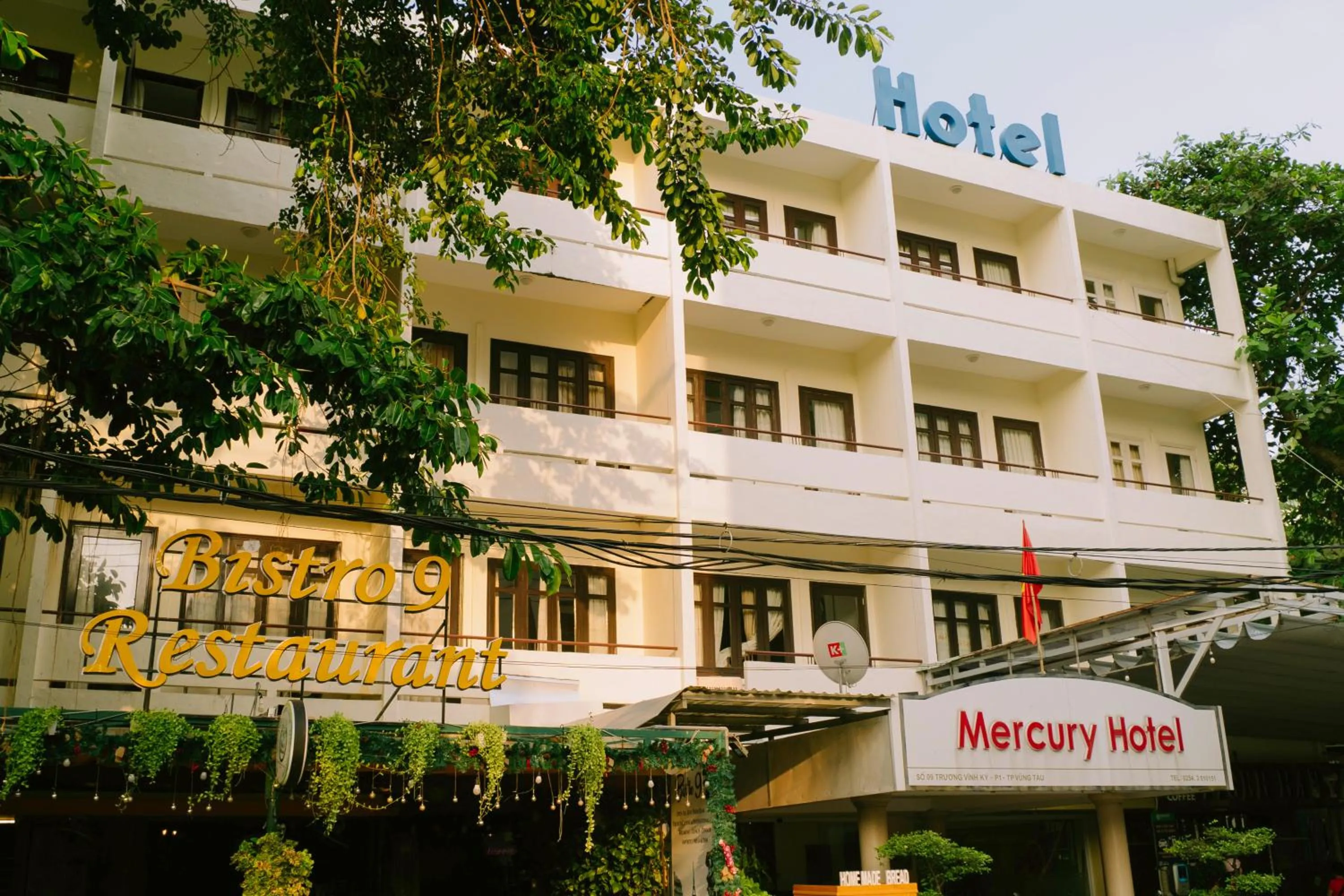 Property building in Mercury Hotel & Apartment