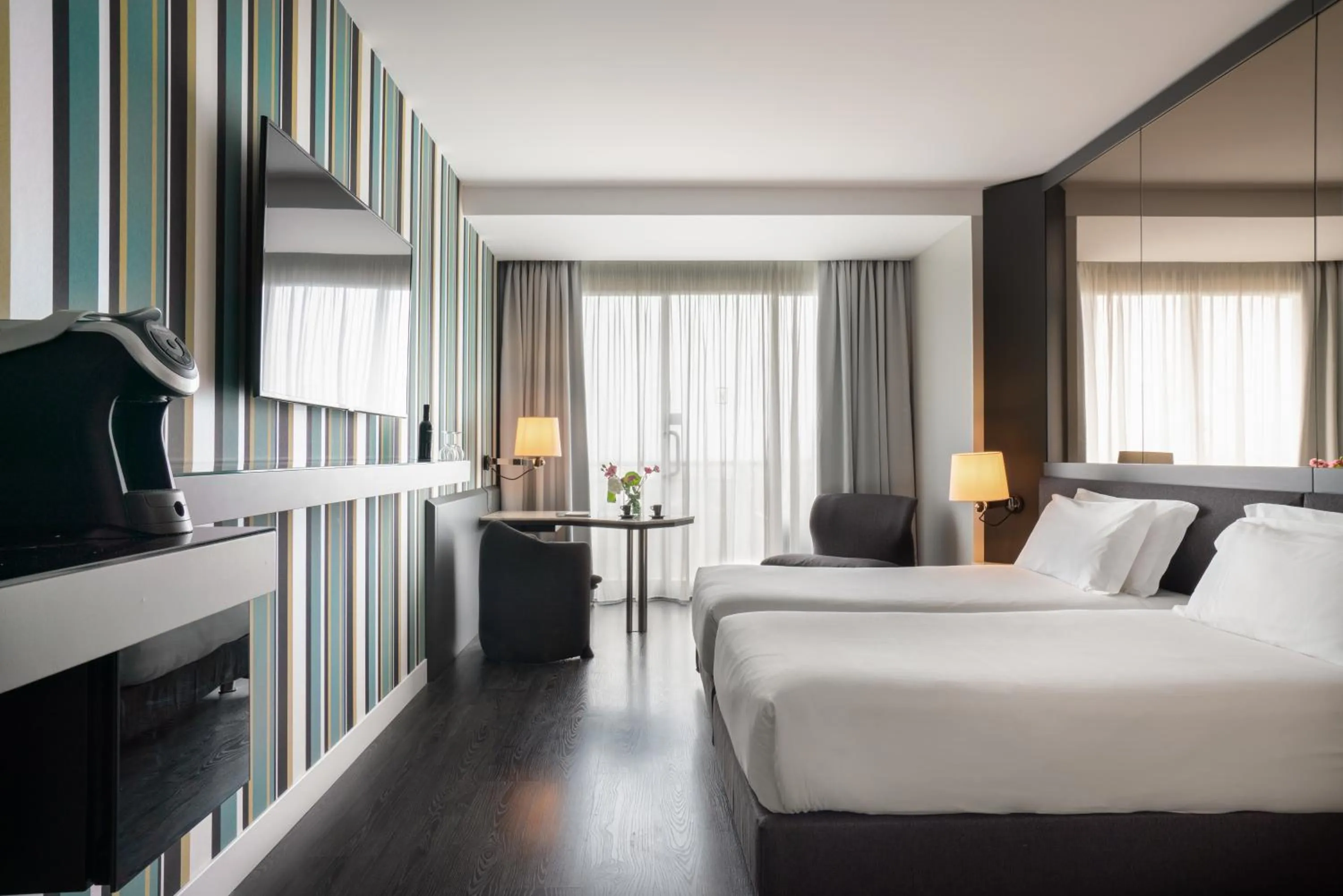 Photo of the whole room, Bed in The Nicolaus Hotel