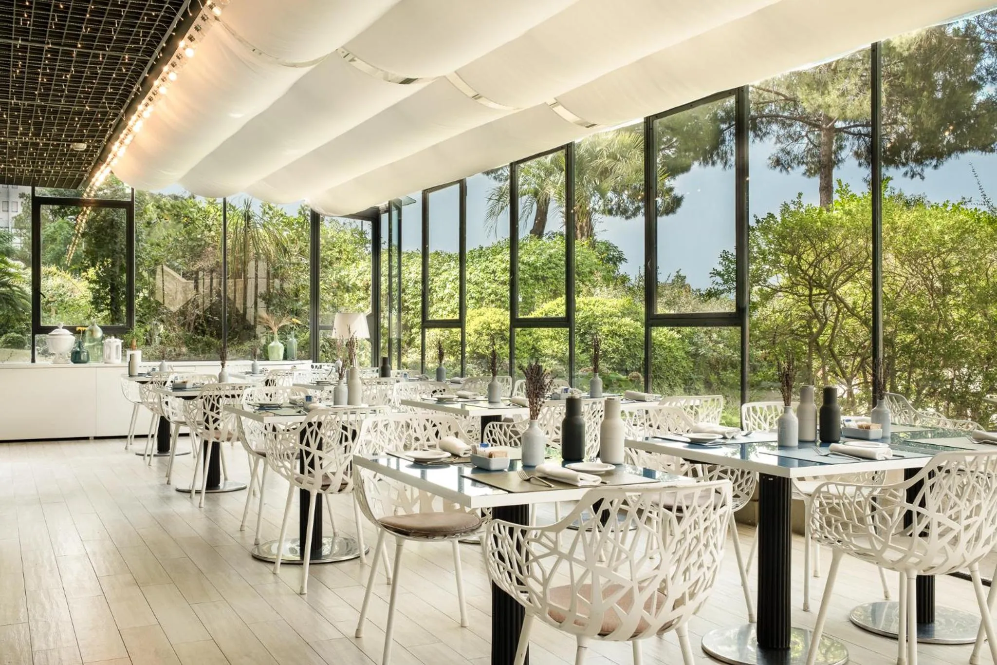 Restaurant/places to eat in The Nicolaus Hotel