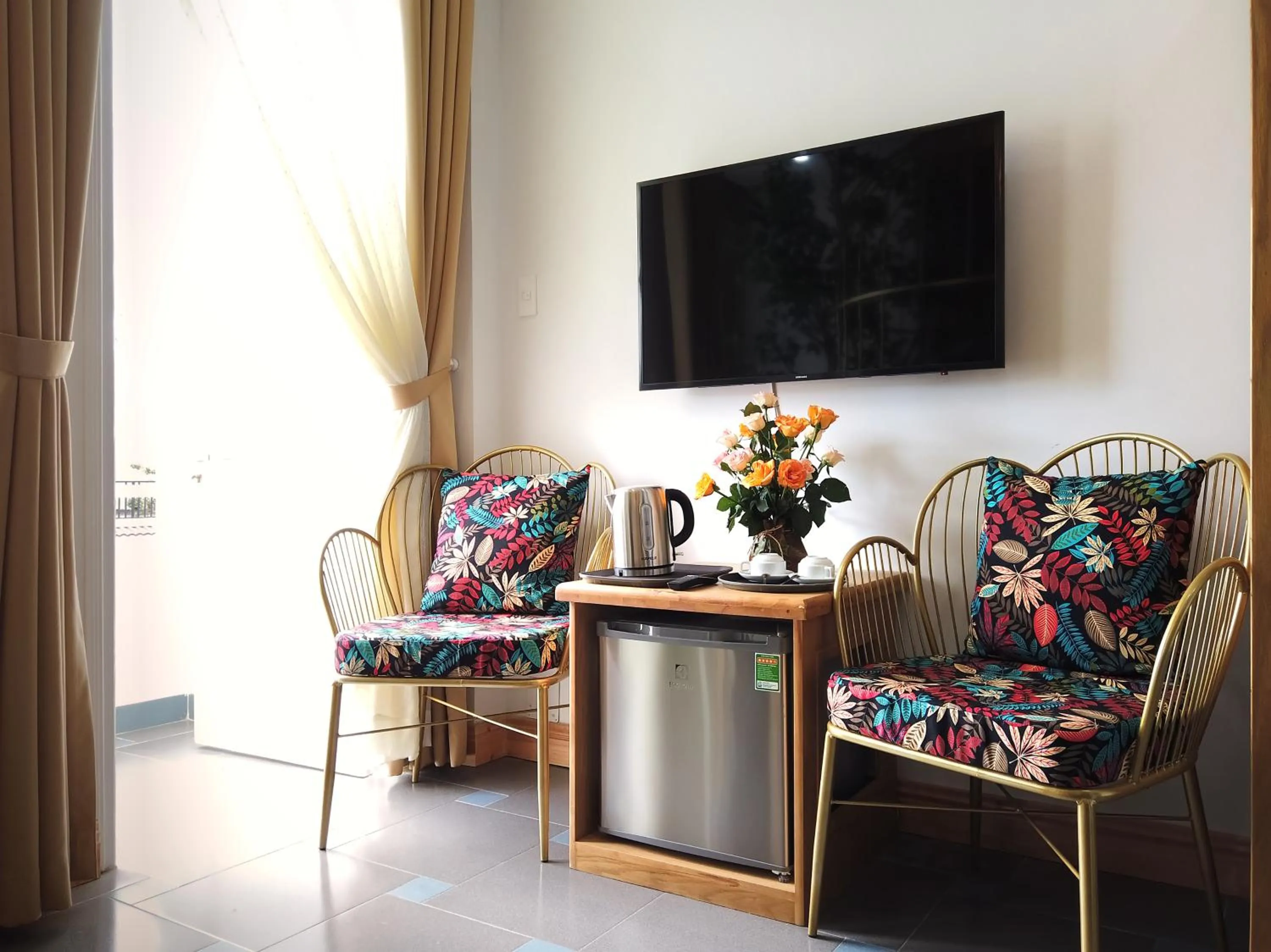 Communal lounge/ TV room in Free Style Hotel Dalat