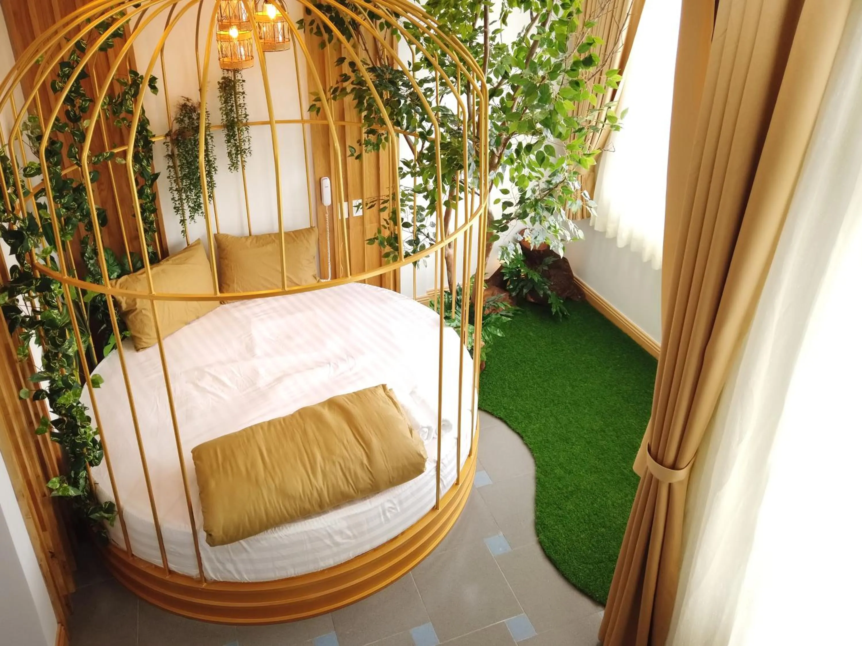 Garden view, Bed in Free Style Hotel Dalat