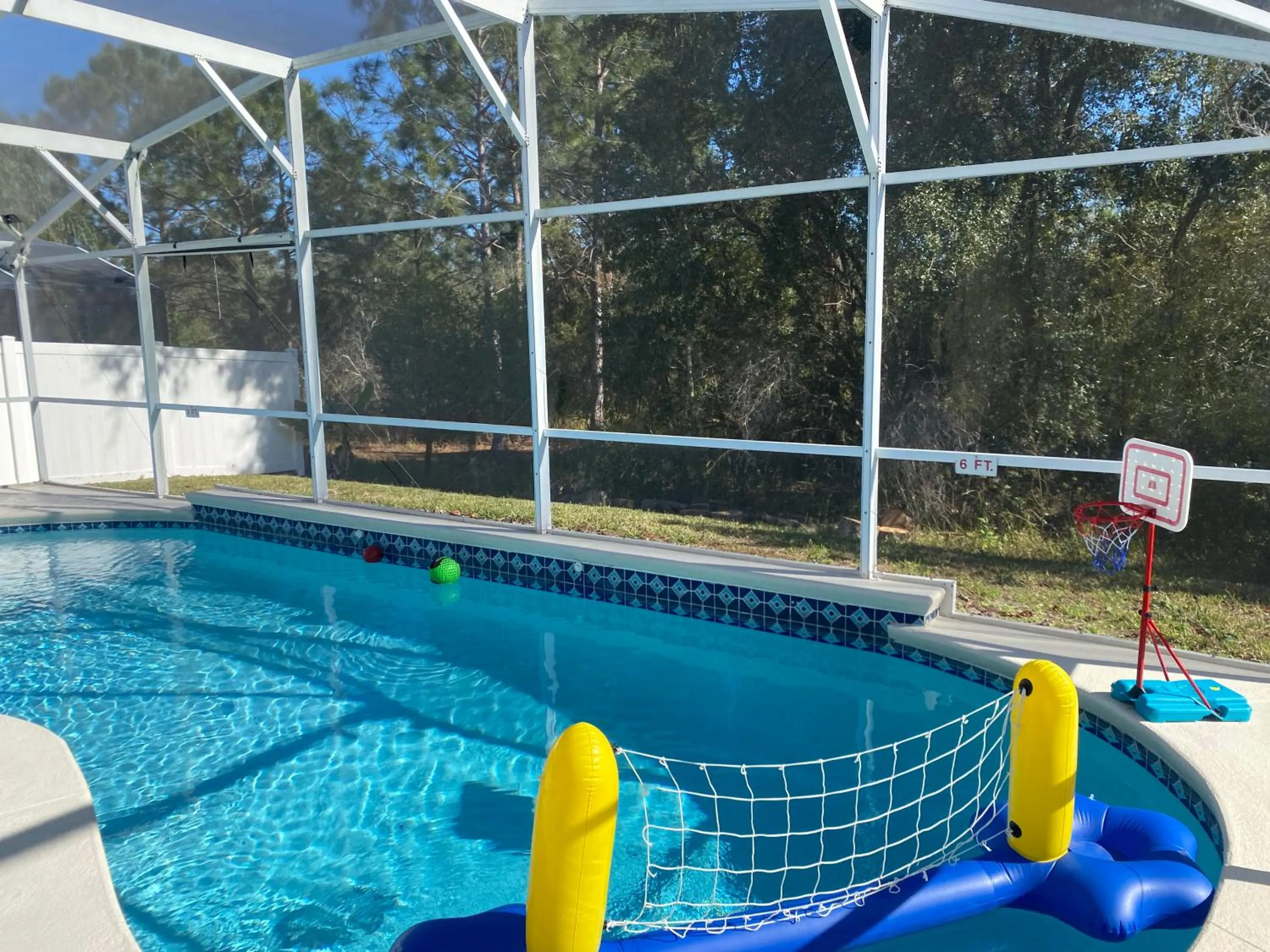 Swimming pool in 3 Bedroom Villa with Poolside Cinema and Games Room Close to theme Parks sleeps 6 plus 2