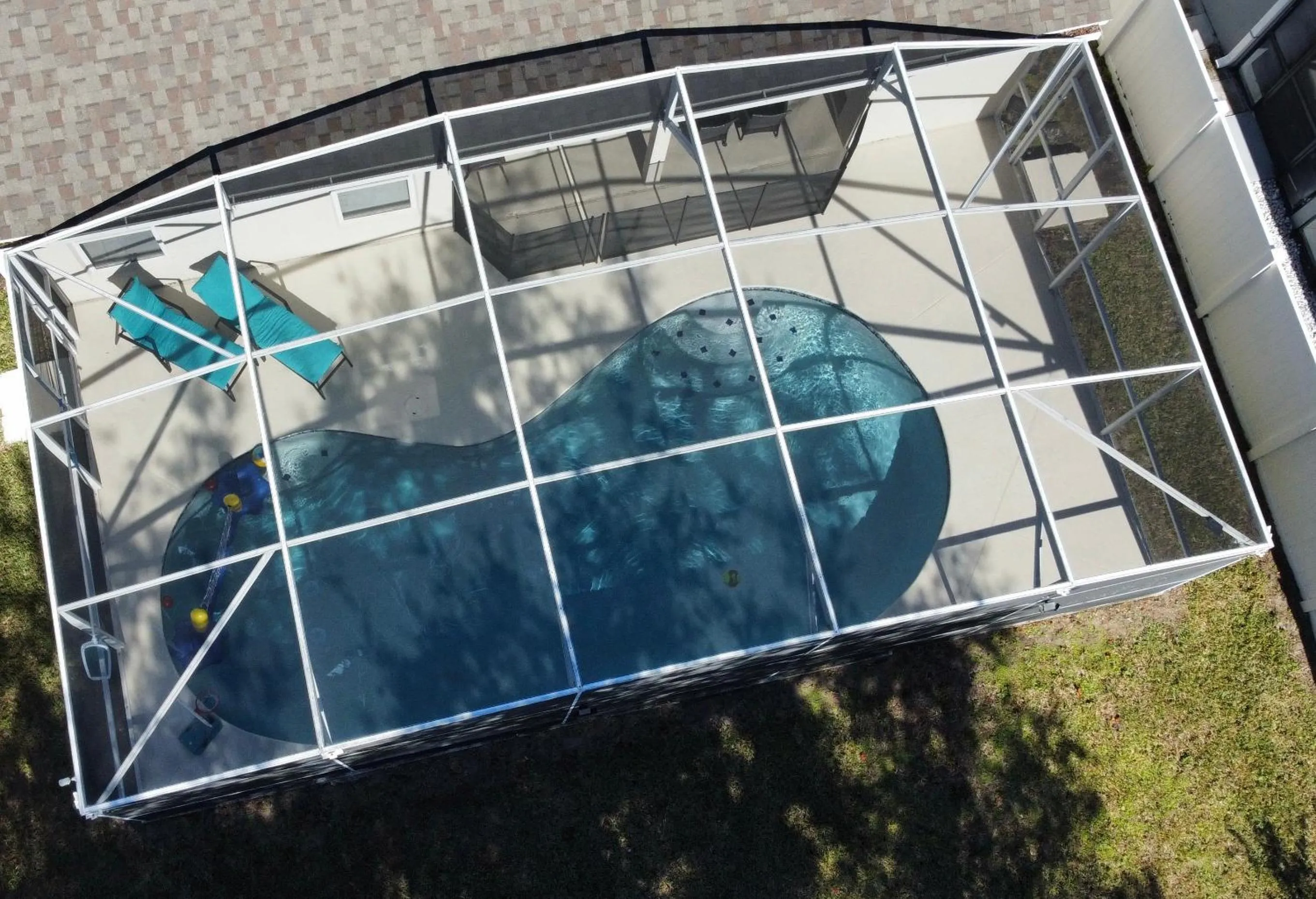 Swimming pool in 3 Bedroom Villa with Poolside Cinema and Games Room Close to theme Parks sleeps 6 plus 2