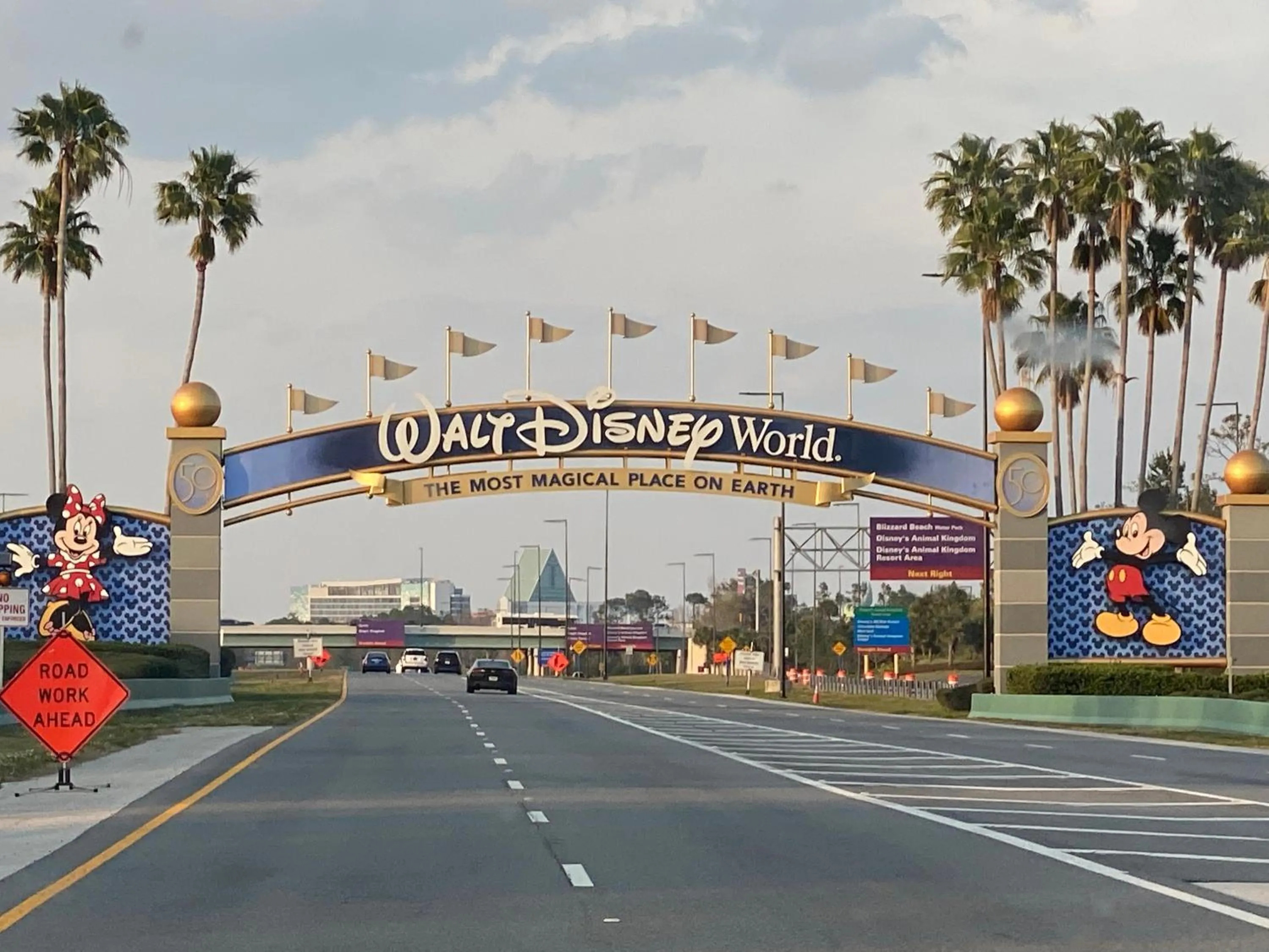 Nearby landmark in 3 Bedroom Villa with Poolside Cinema and Games Room Close to theme Parks sleeps 6 plus 2