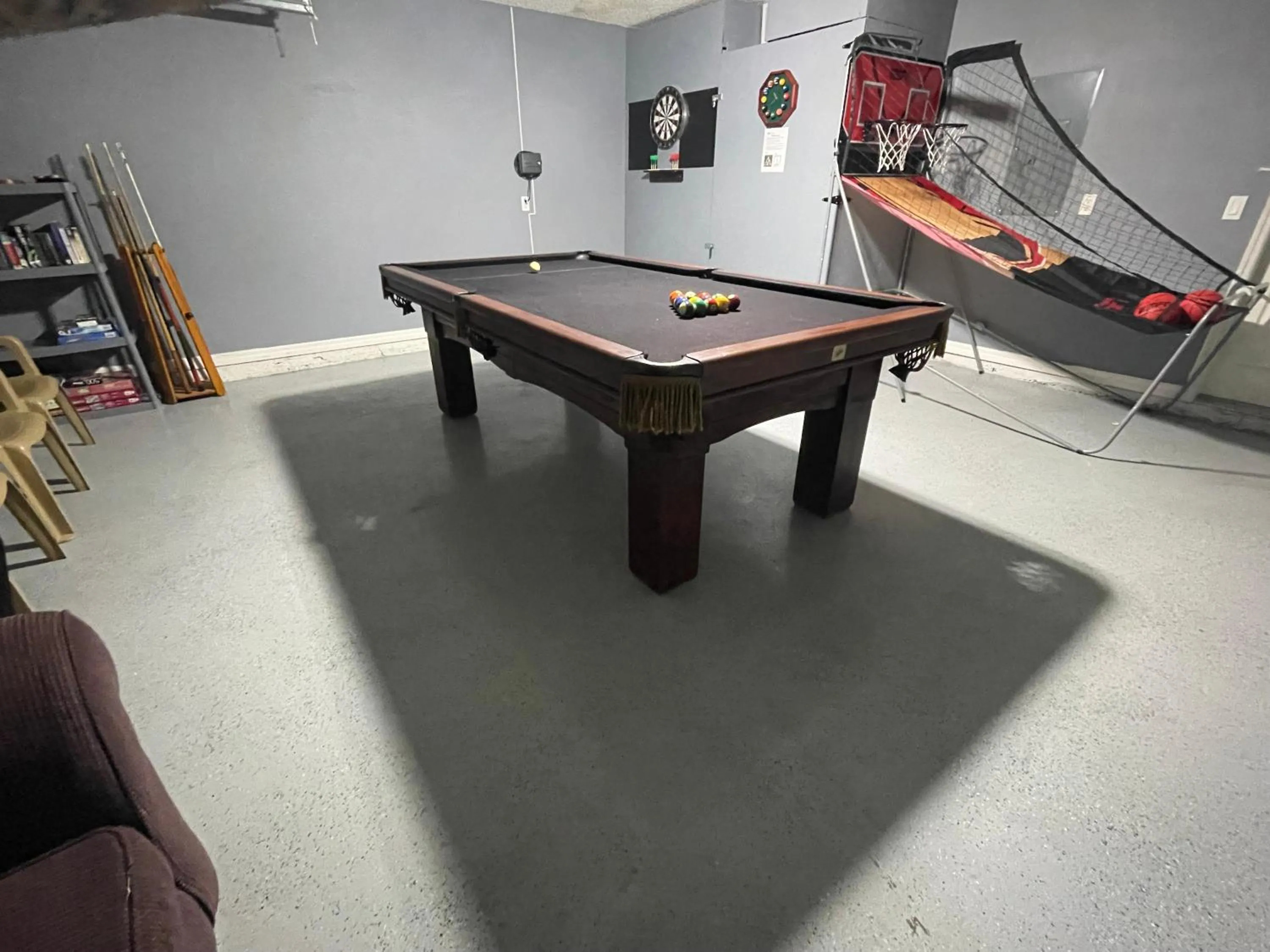 Billiard in 3 Bedroom Villa with Poolside Cinema and Games Room Close to theme Parks sleeps 6 plus 2