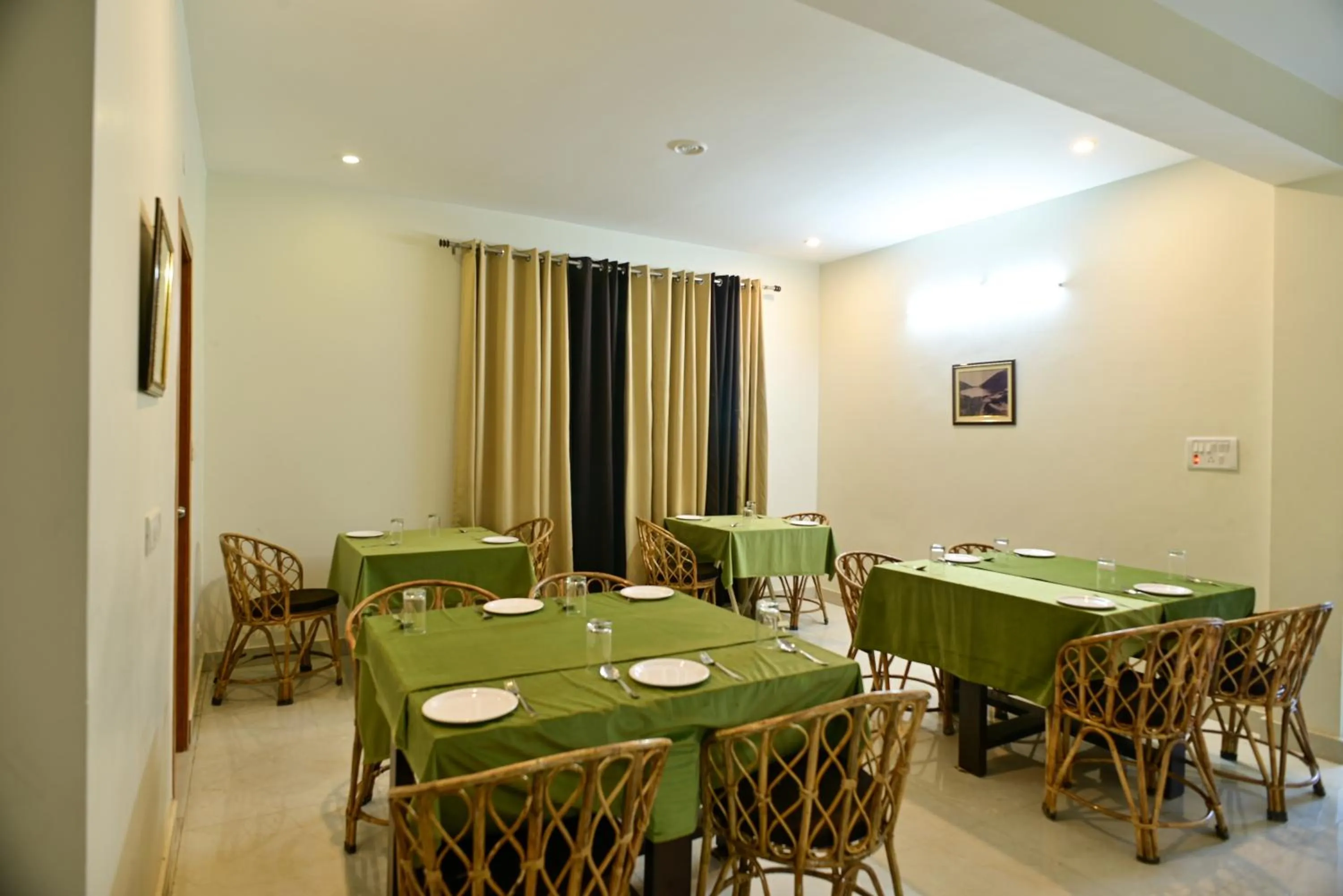 Restaurant/places to eat in The Fern Villas Nainital By Beyond Stay