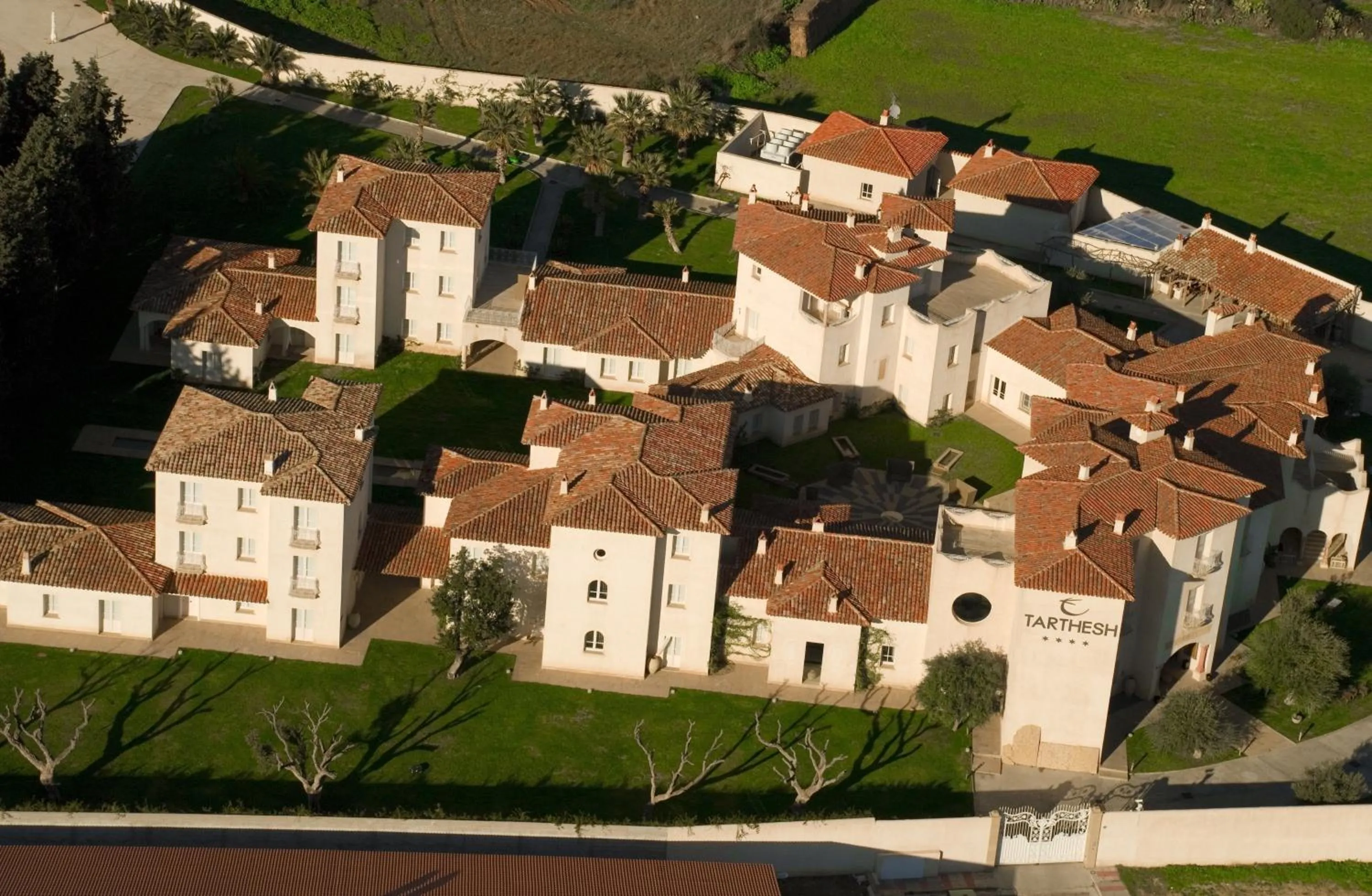 Restaurant/places to eat in Tartheshotel