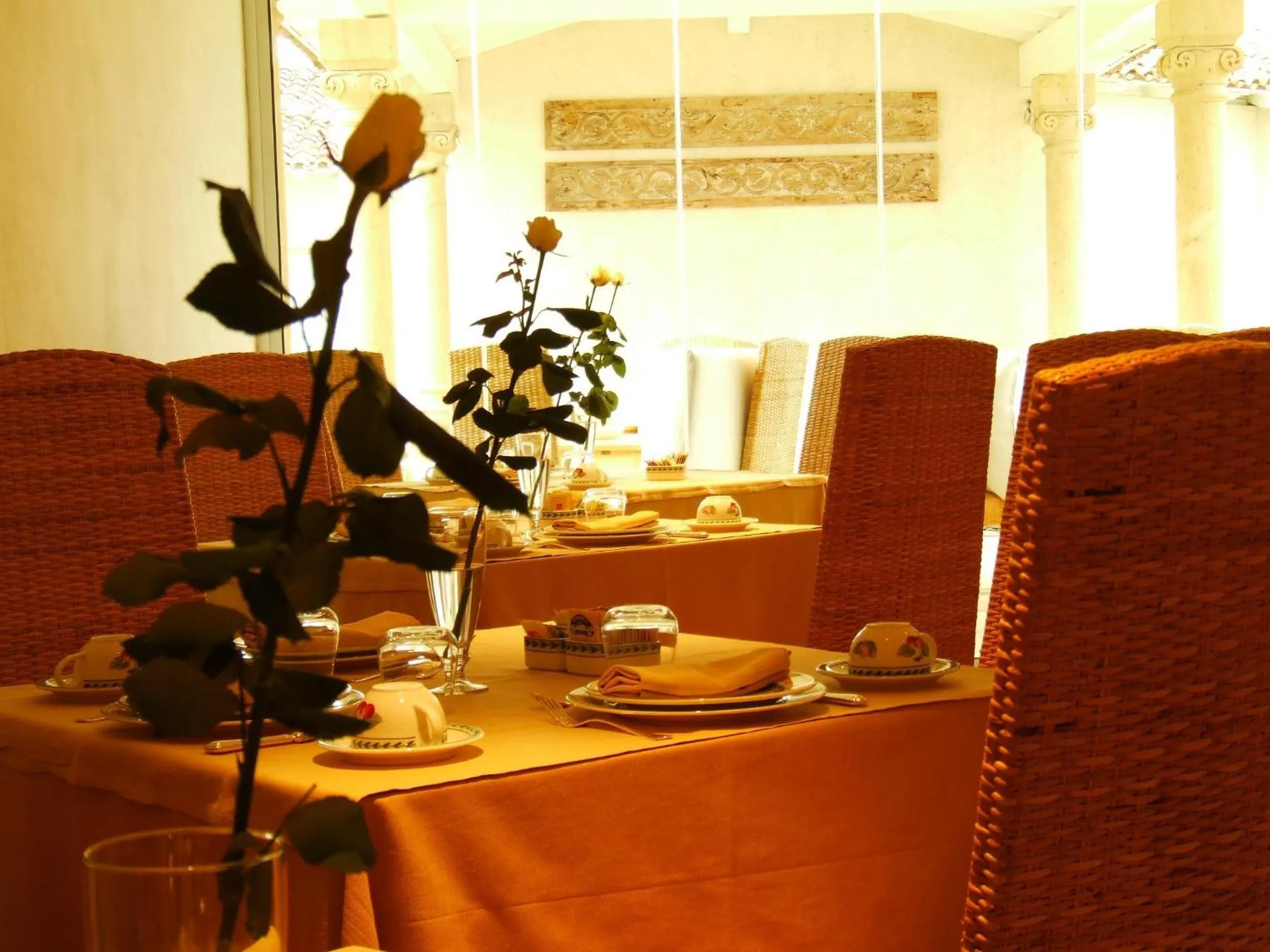 Restaurant/places to eat in Tartheshotel