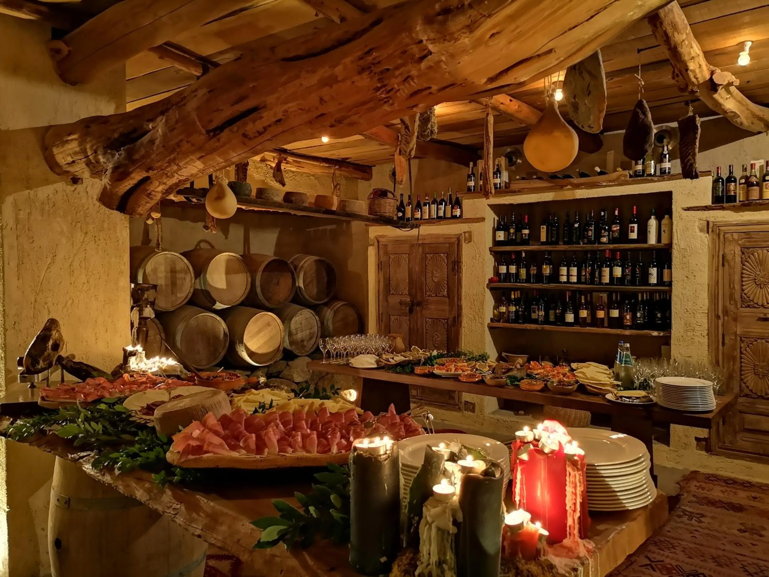 Restaurant/places to eat in Tartheshotel