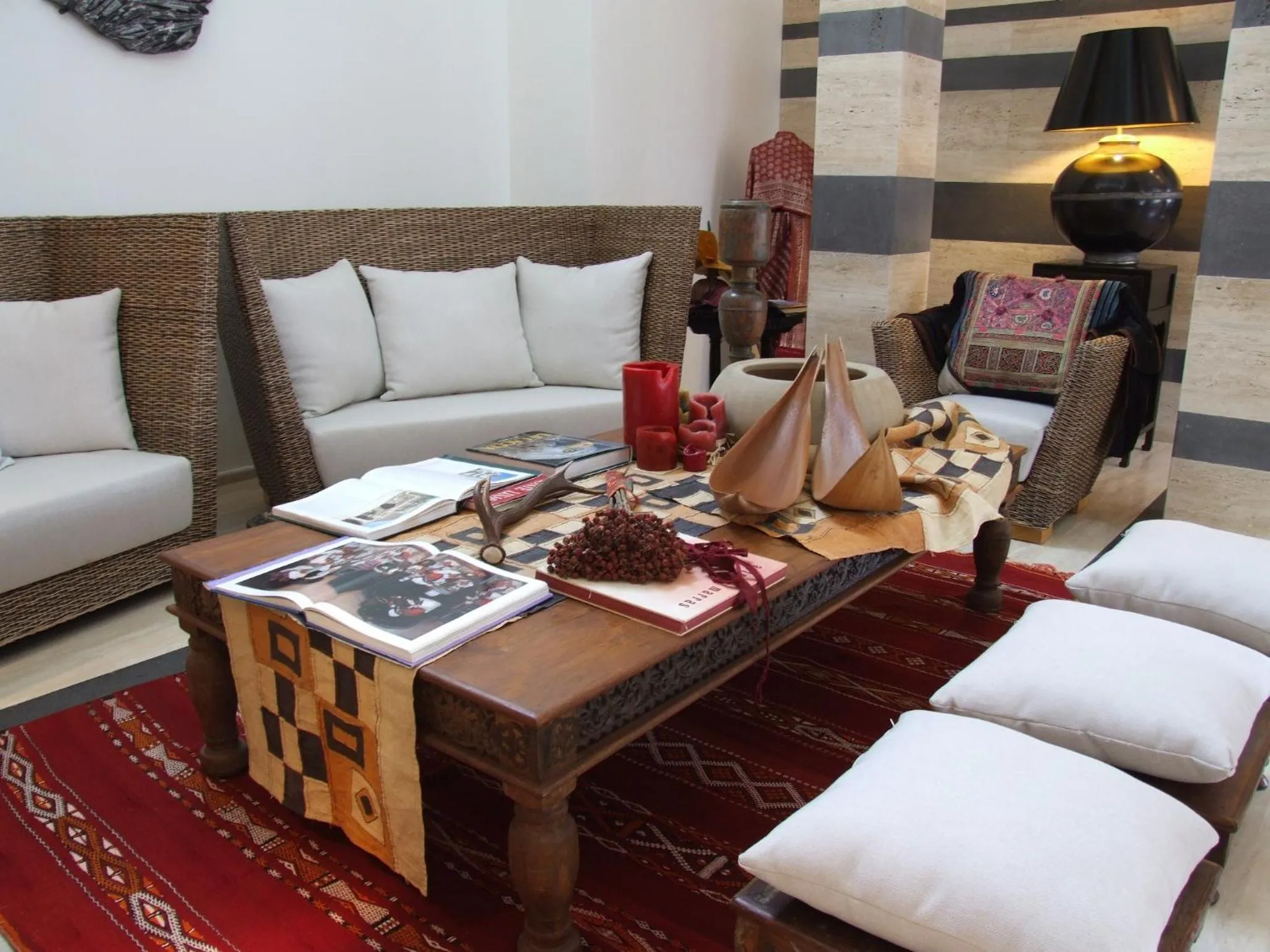 Communal lounge/ TV room in Tartheshotel